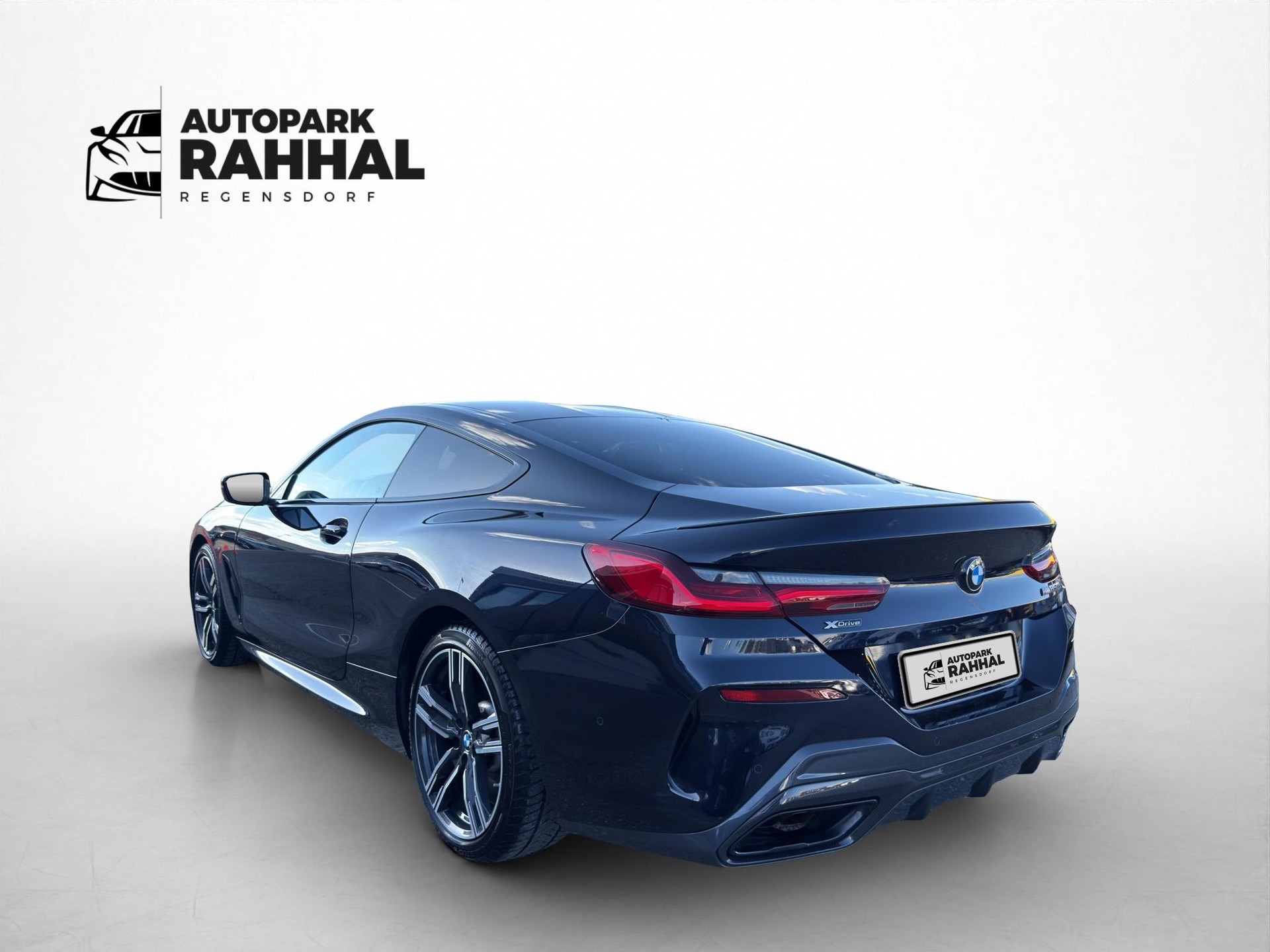 BMW M850i xDrive Coupé-image-11