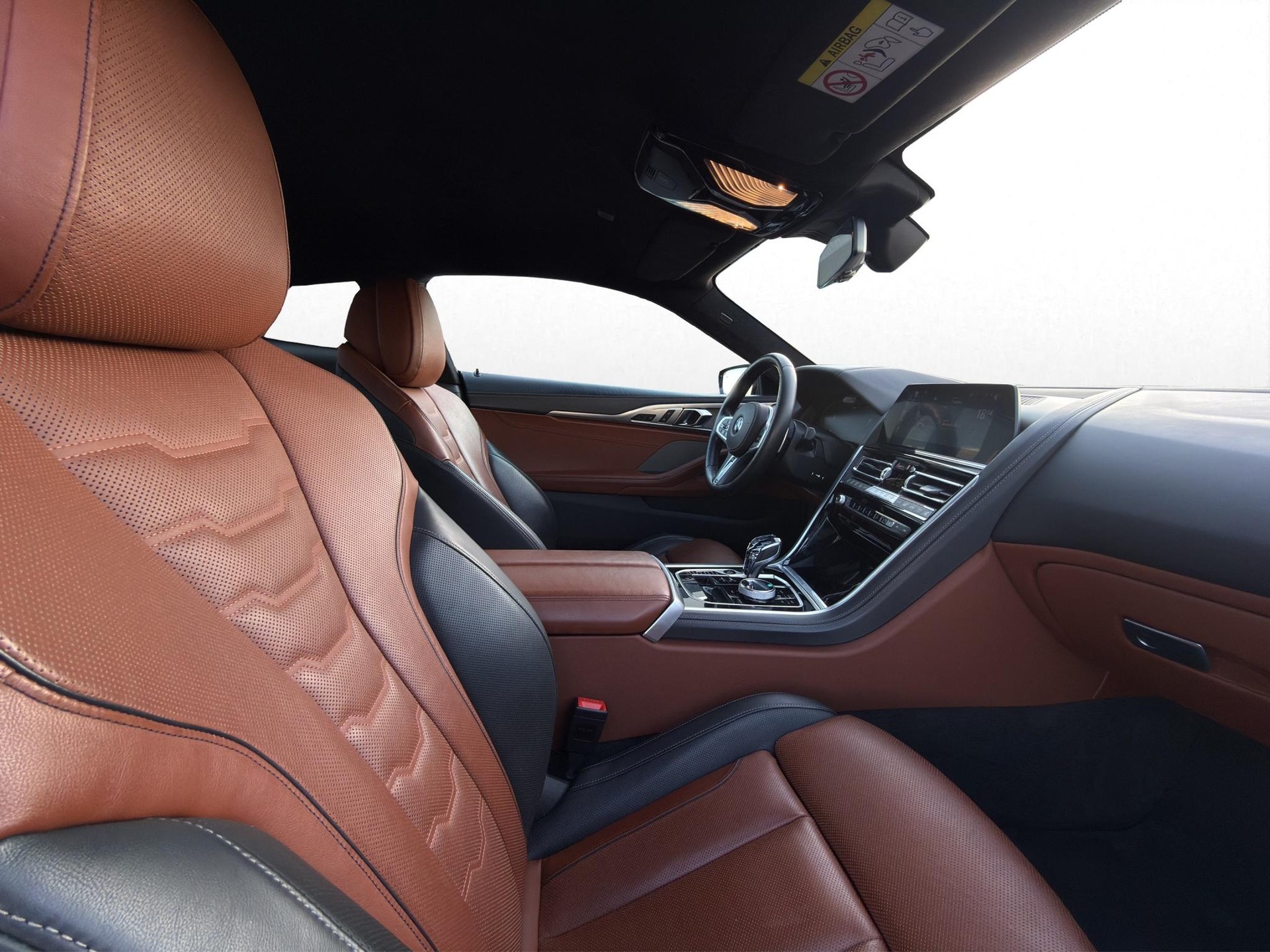 BMW M850i xDrive Coupé-image-19