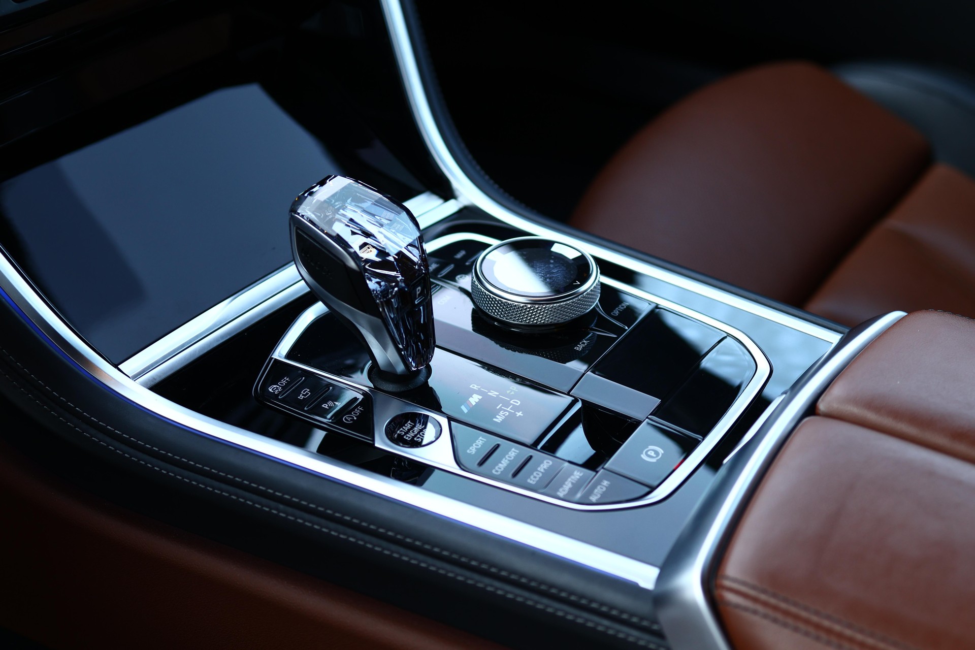 BMW M850i xDrive Coupé-image-17