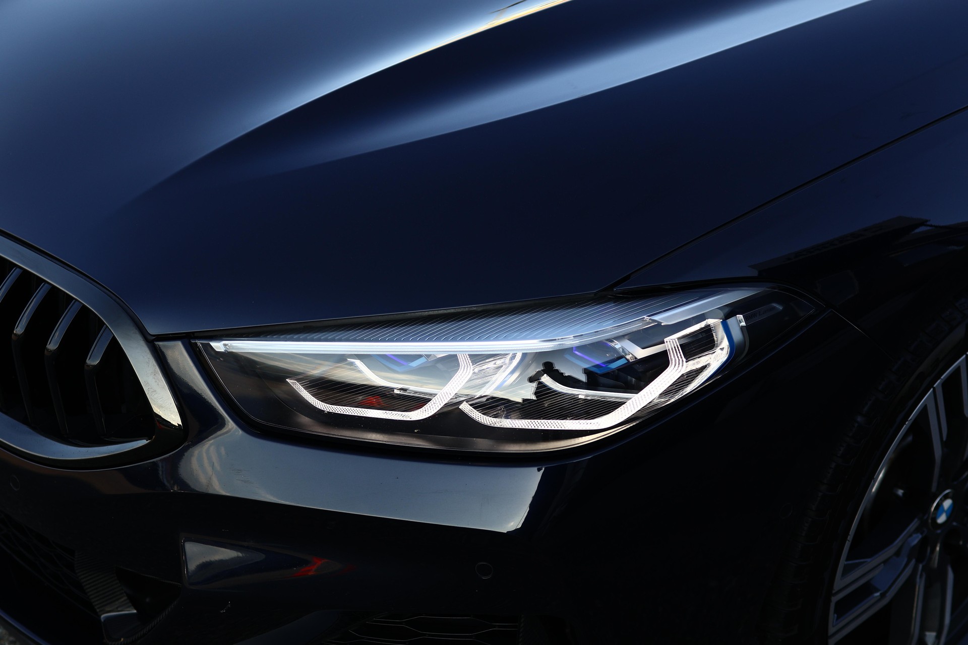 BMW M850i xDrive Coupé-showroom-element-1