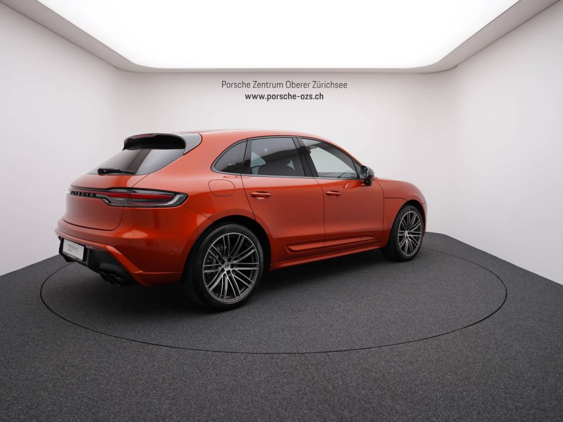 PORSCHE Macan T-image-6
