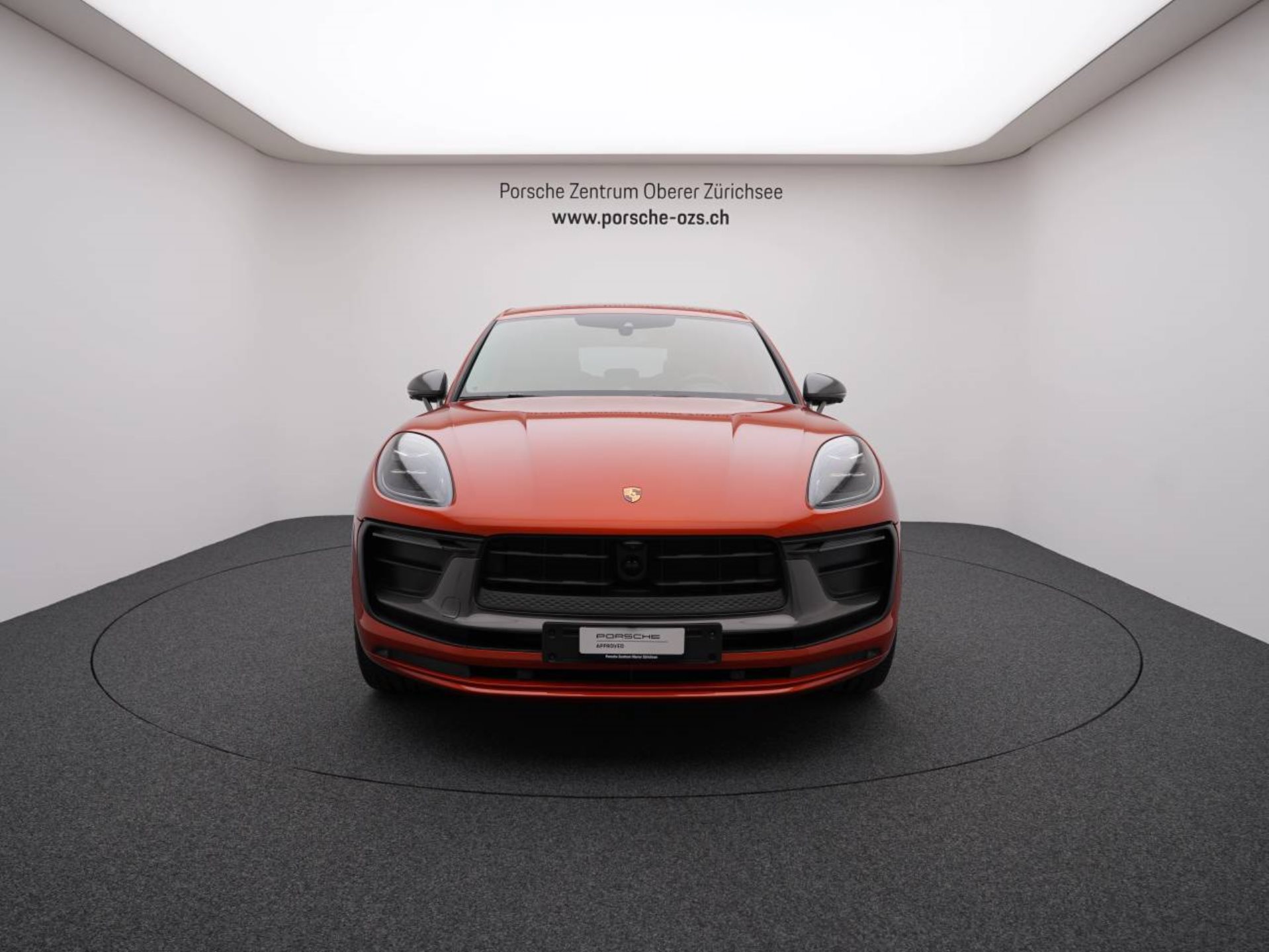 PORSCHE Macan T-image-9
