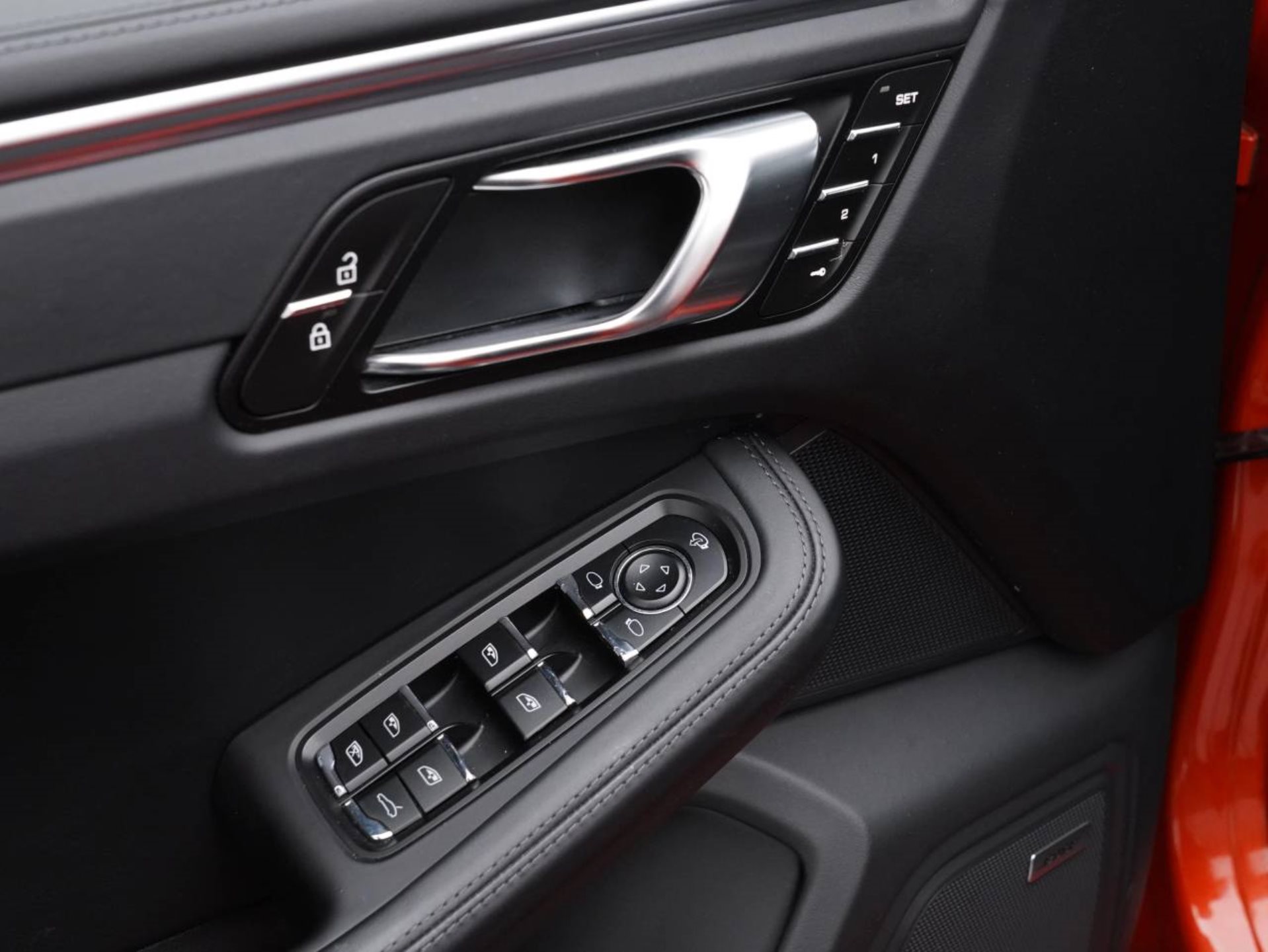 PORSCHE Macan T-image-21