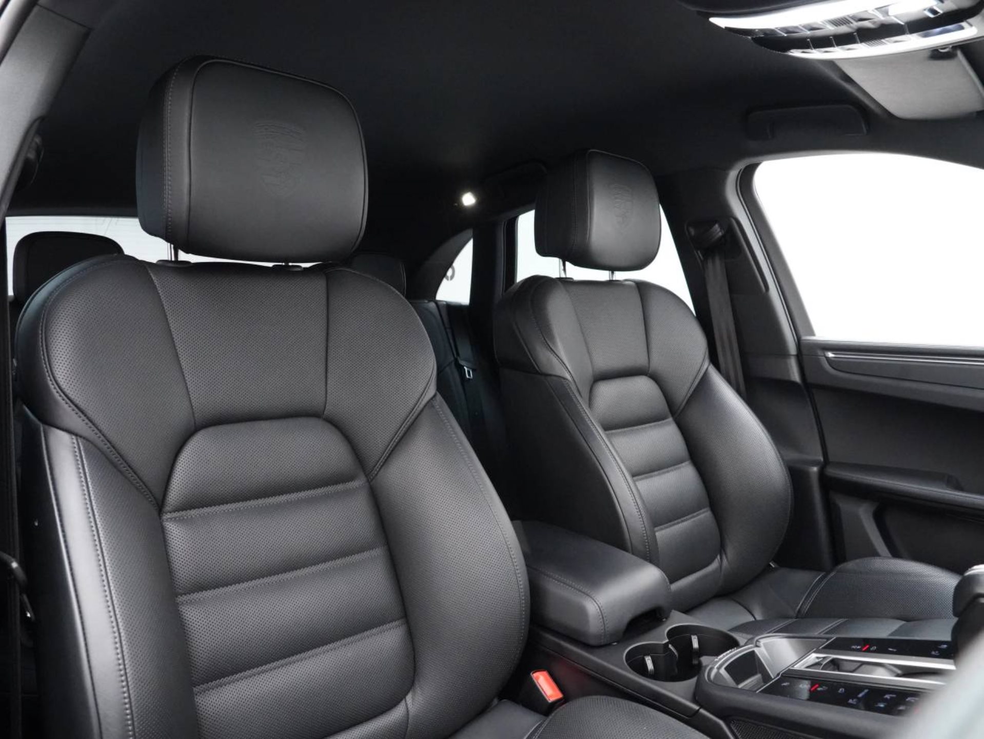 PORSCHE Macan T-image-26