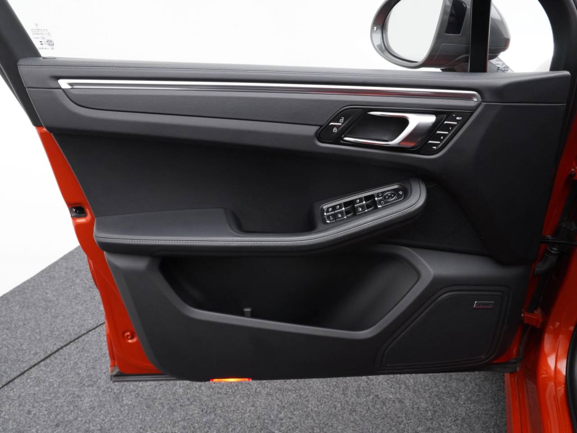 PORSCHE Macan T-image-20