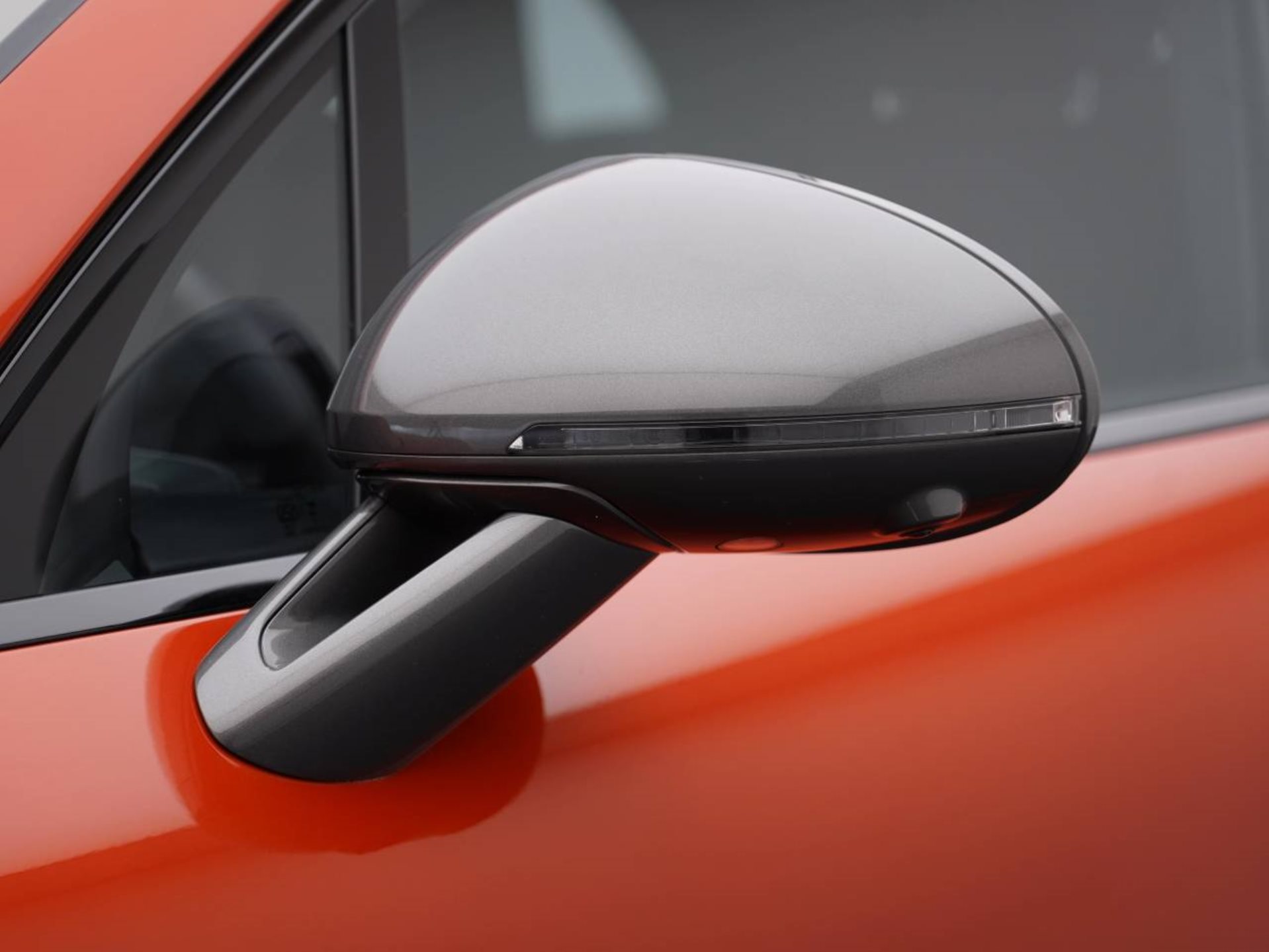 PORSCHE Macan T-image-12
