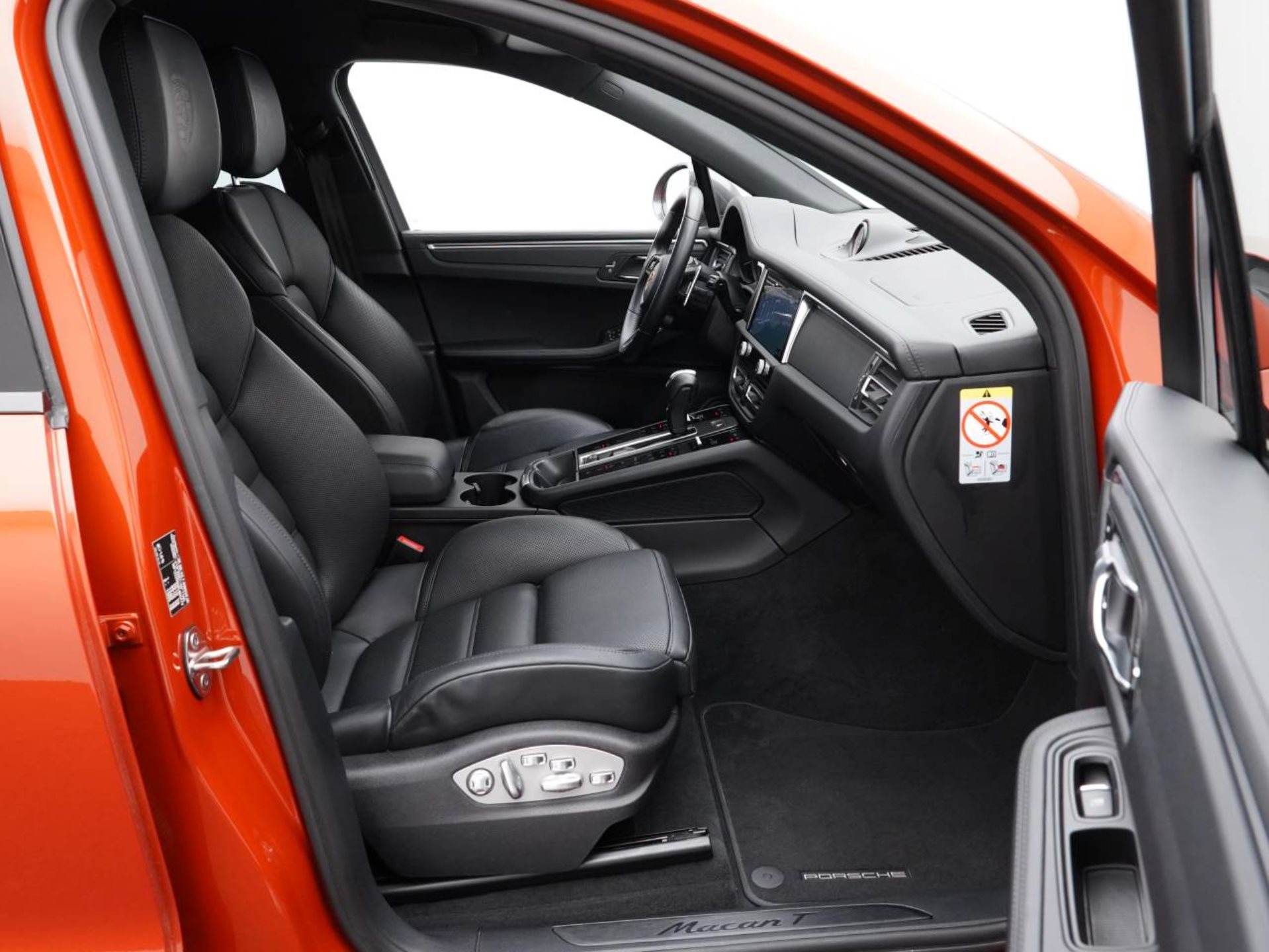 PORSCHE Macan T-image-25