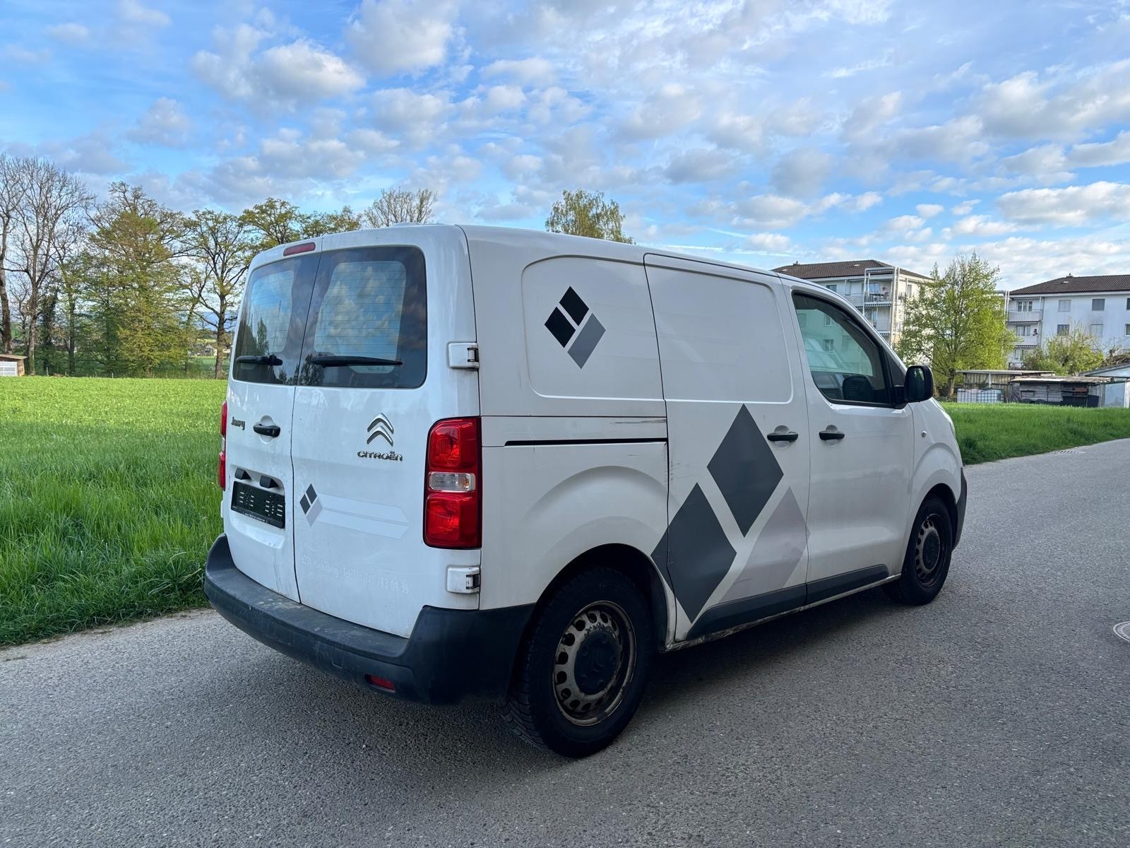 CITROEN Jumpy 1.6 BlueHDi 95 XS Attraction-image-10