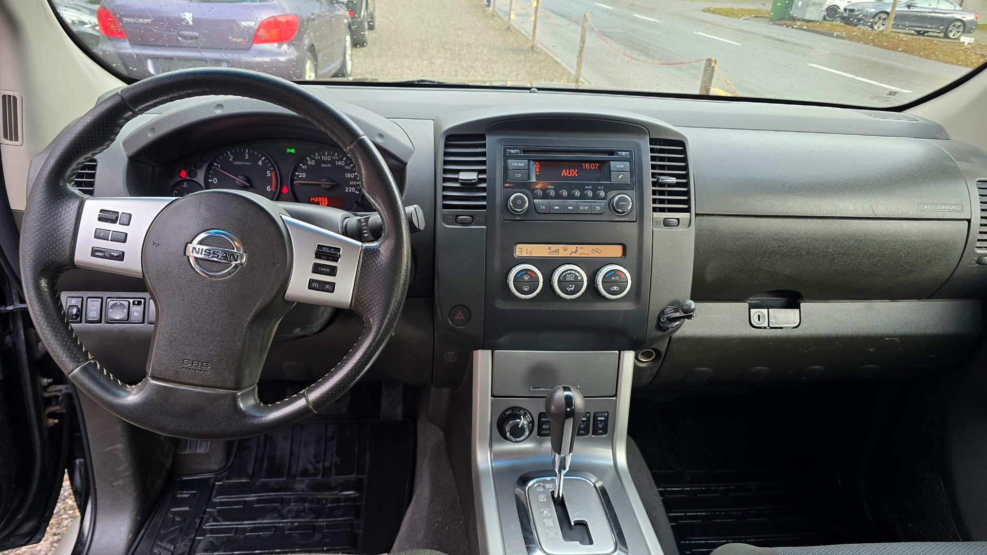 NISSAN Navara Double Cab LE 2.5 dCi 4WD-image-14
