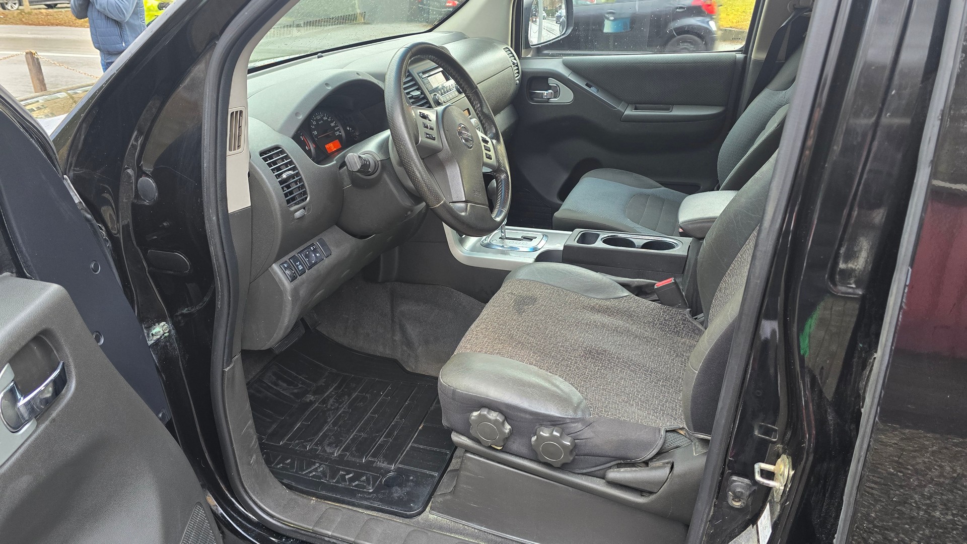 NISSAN Navara Double Cab LE 2.5 dCi 4WD-image-7