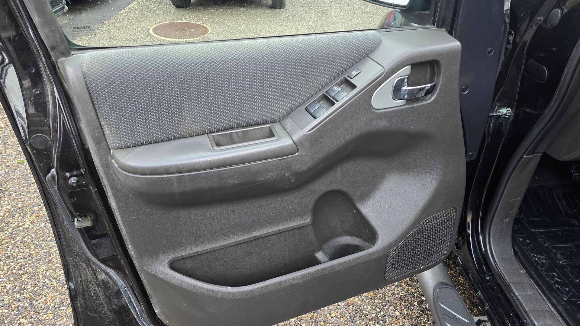 NISSAN Navara Double Cab LE 2.5 dCi 4WD-image-8