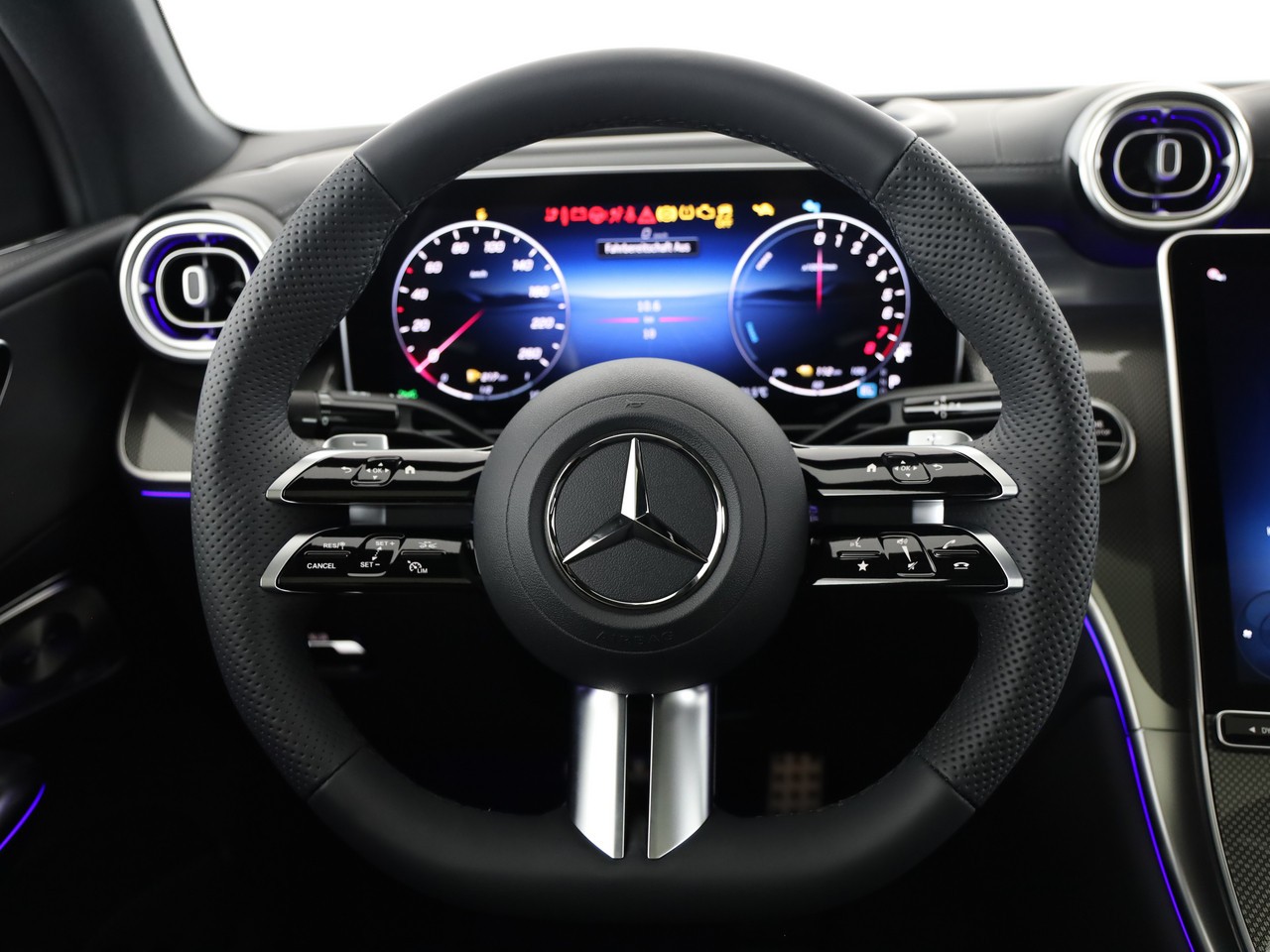 MERCEDES-BENZ GLC 200 4Matic 9G-Tronic-image-5