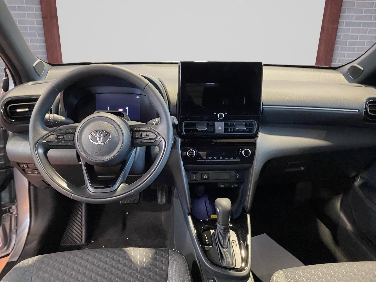 TOYOTA Yaris Cross 1.5 VVT-i HSD Trend AWD-i-image-6