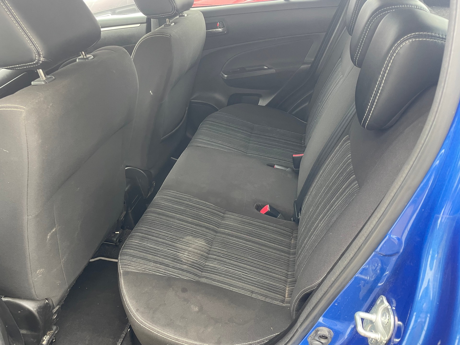 SUZUKI Swift 1.2i 16V Unico 4x4-image-8