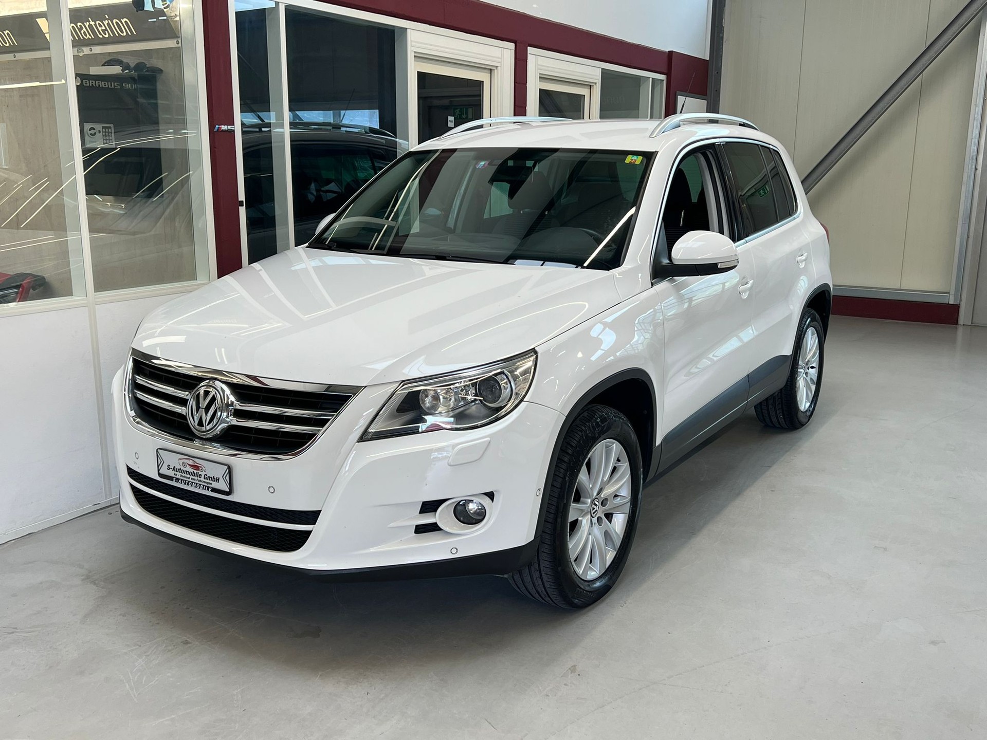 VW Tiguan 2.0 TDI Sport&Style DSG-image-2