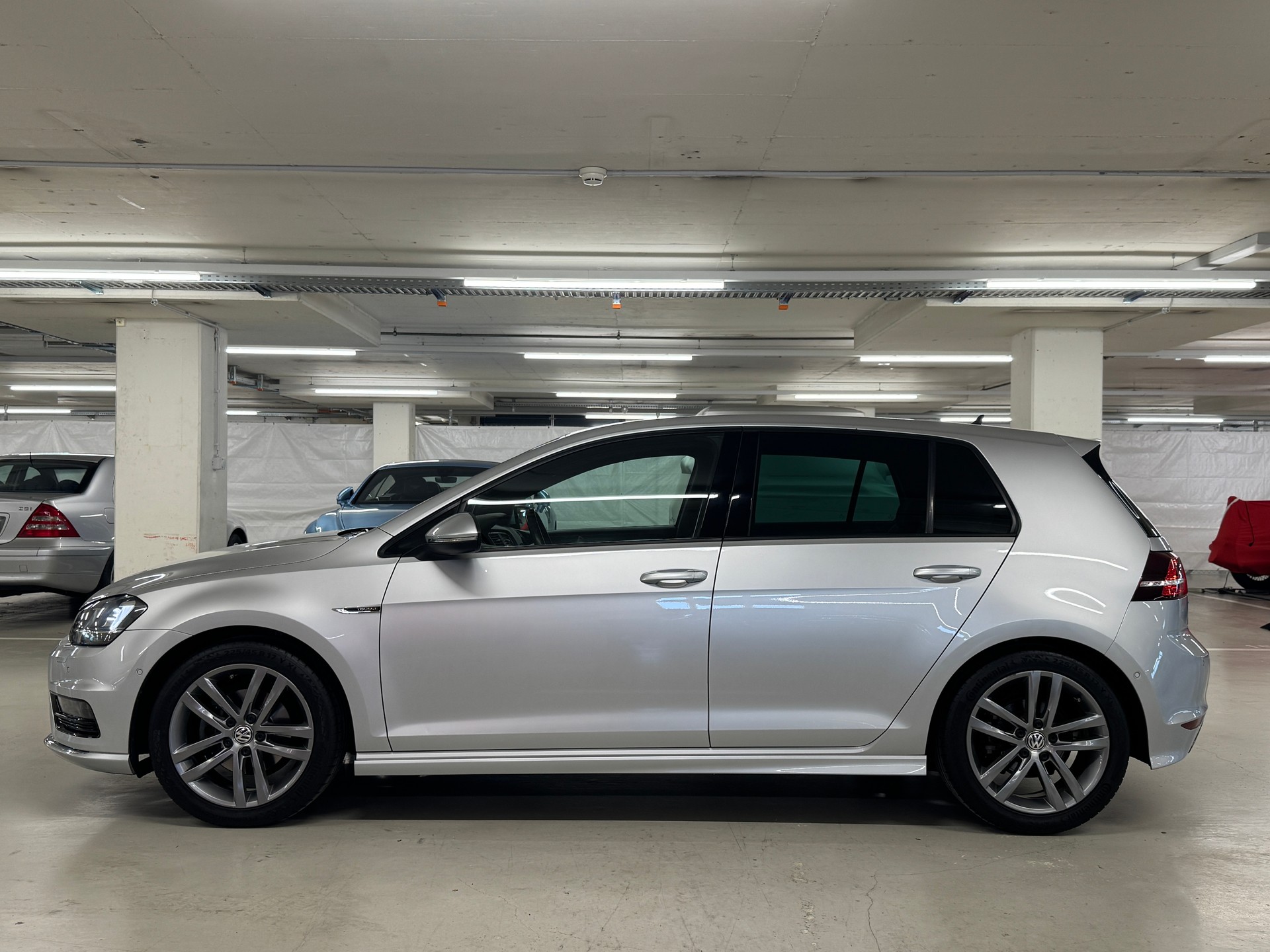 VW Golf 1.4 TSI Lounge R-Line DSG I Frisch ab MFK 02.26 I Frisch ab Service I 8-fach bereift I CH-Fhrz. I Garantie möglich I-image-1