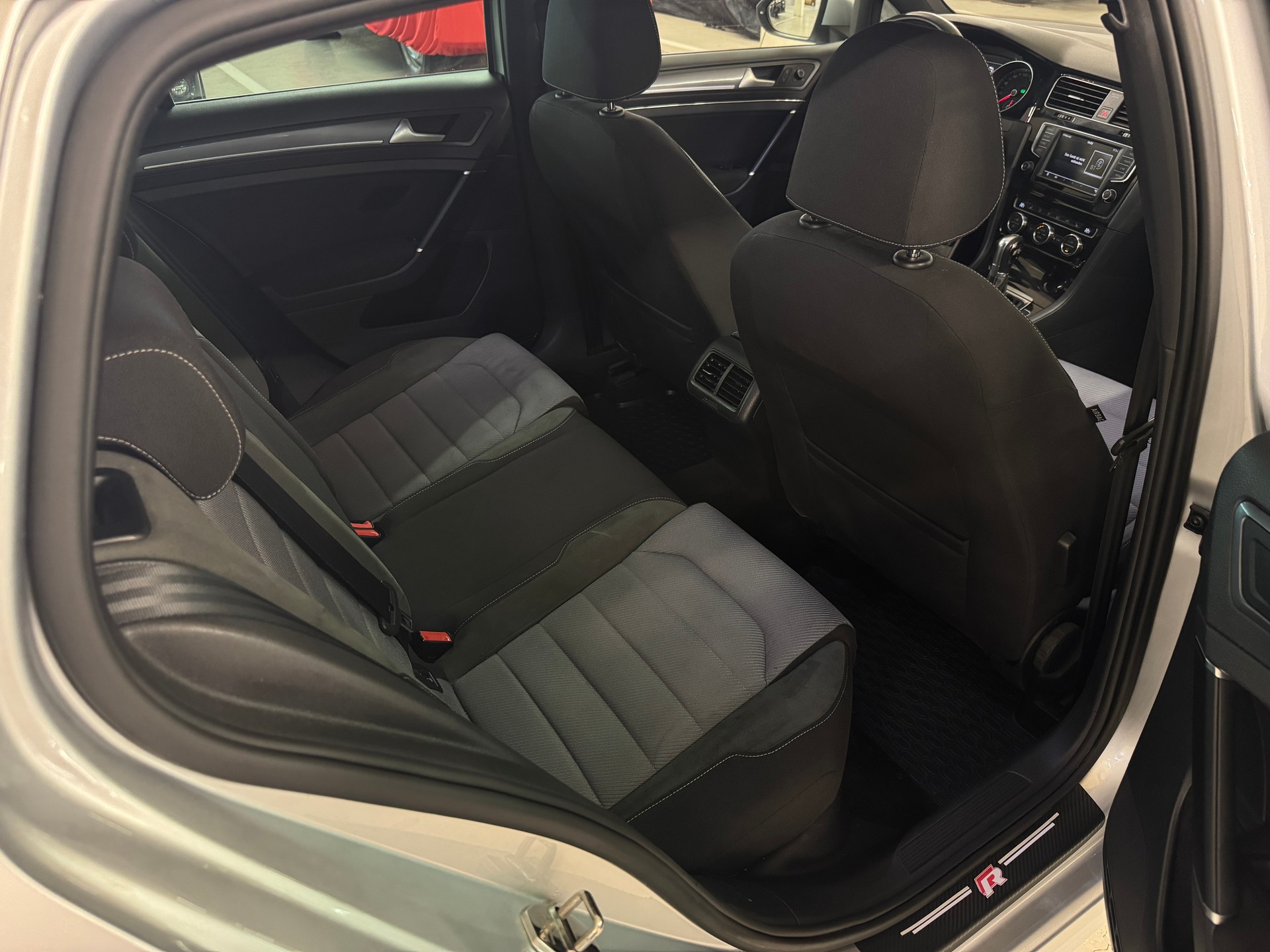 VW Golf 1.4 TSI Lounge R-Line DSG I Frisch ab MFK 02.26 I Frisch ab Service I 8-fach bereift I CH-Fhrz. I Garantie möglich I-image-9