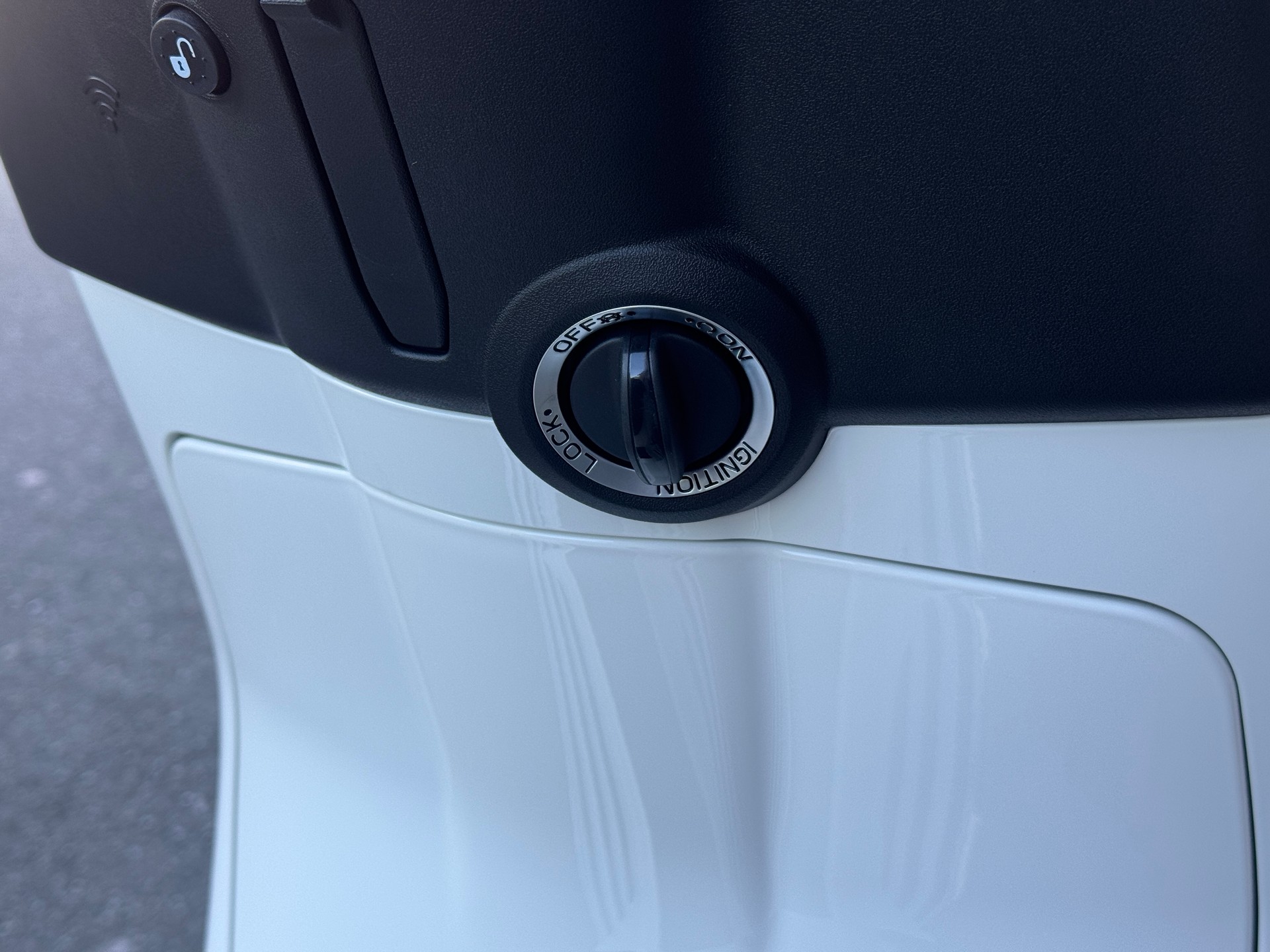 PIAGGIO Vespa 125 Primavera 2026 Keyless Go & LCD Display-image-4