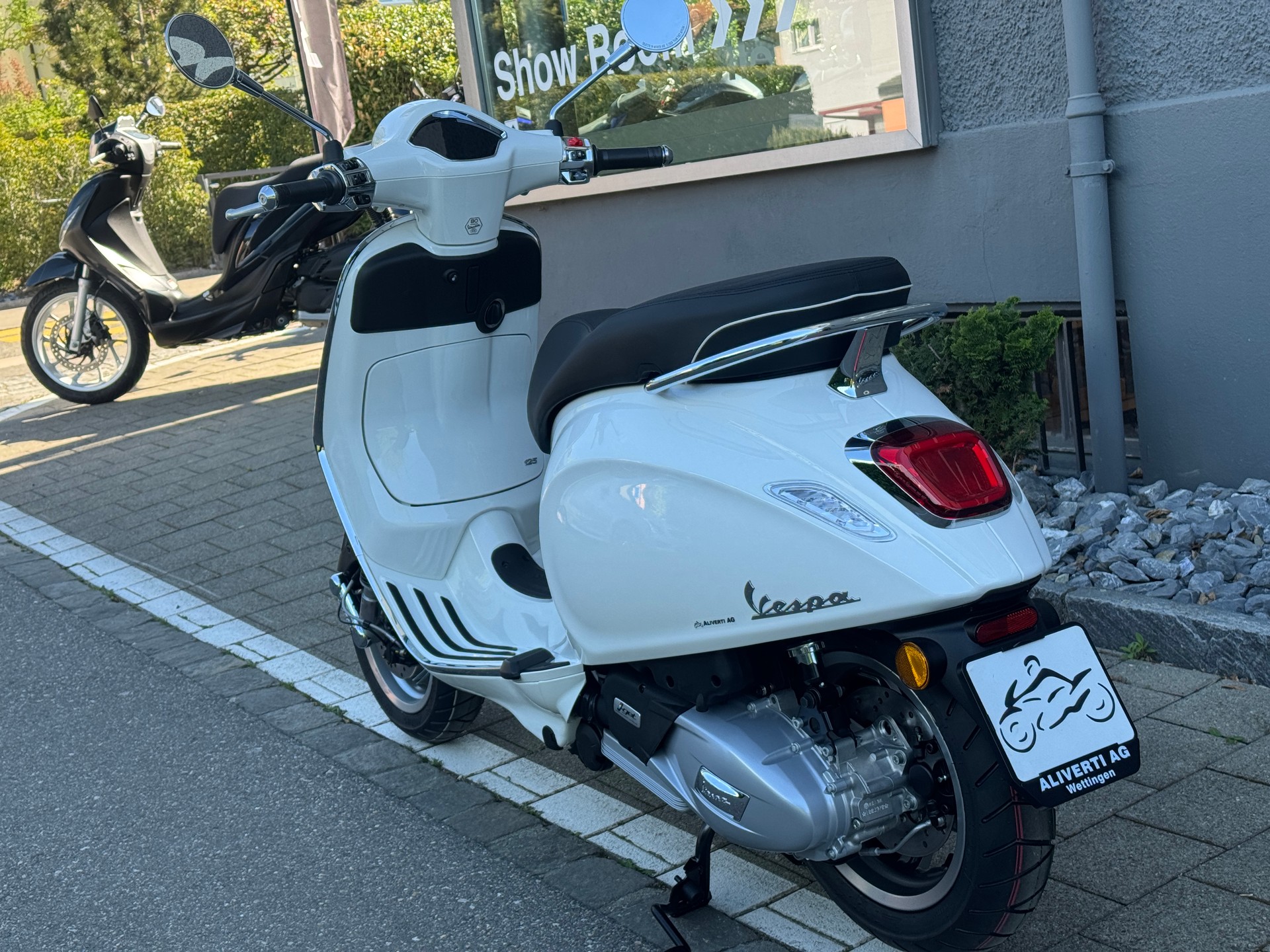 PIAGGIO Vespa 125 Primavera 2026 Keyless Go & LCD Display-image-8