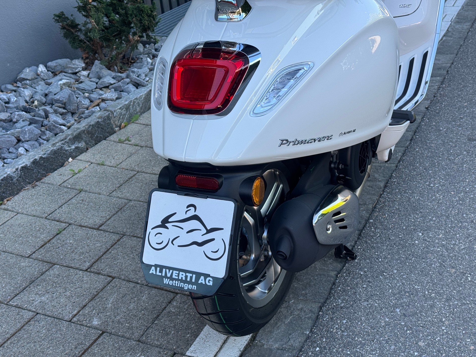 PIAGGIO Vespa 125 Primavera 2026 Keyless Go & LCD Display-image-12