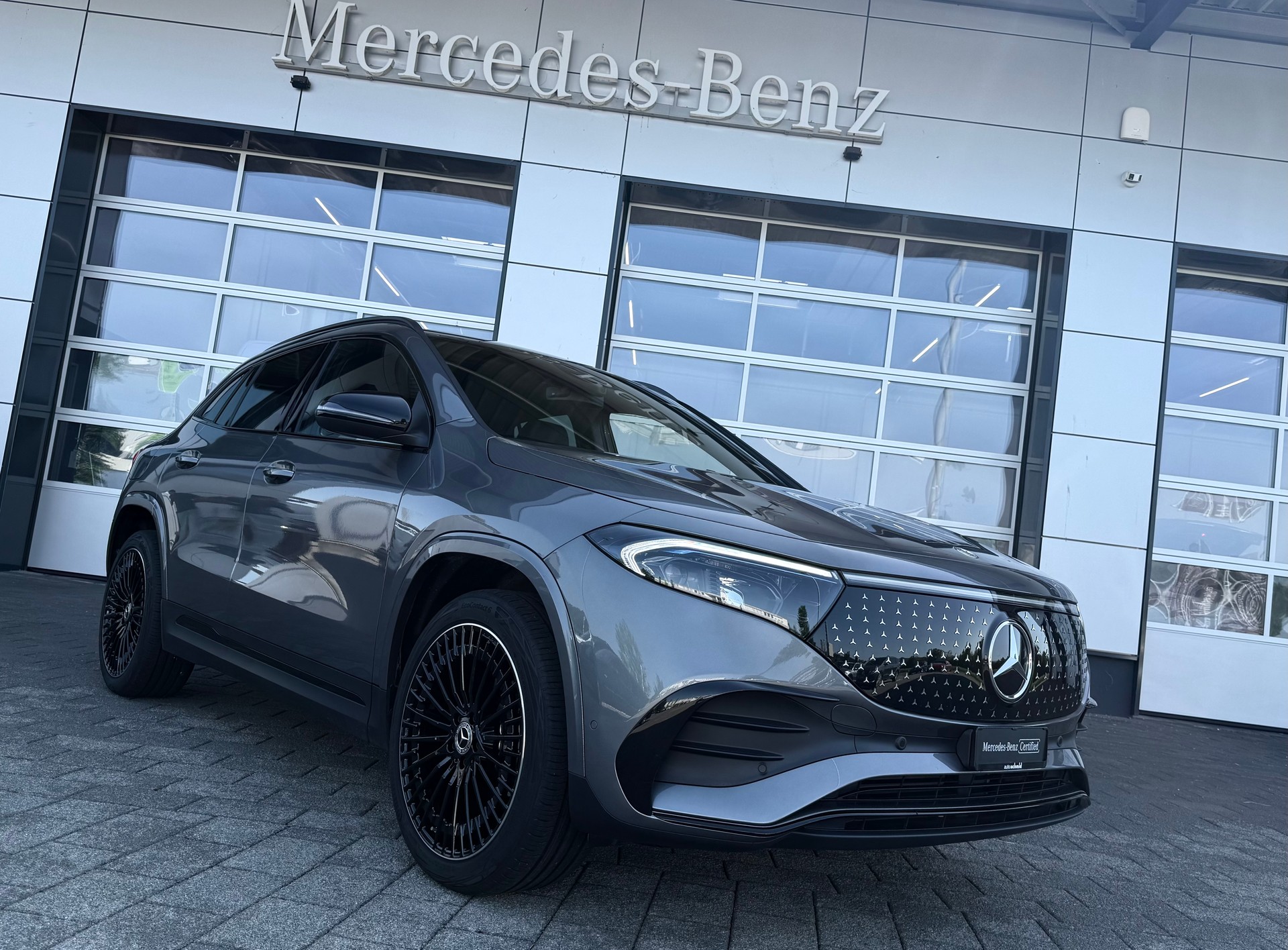 MERCEDES-BENZ EQA 350 AMG Line 4Matic Swiss Star