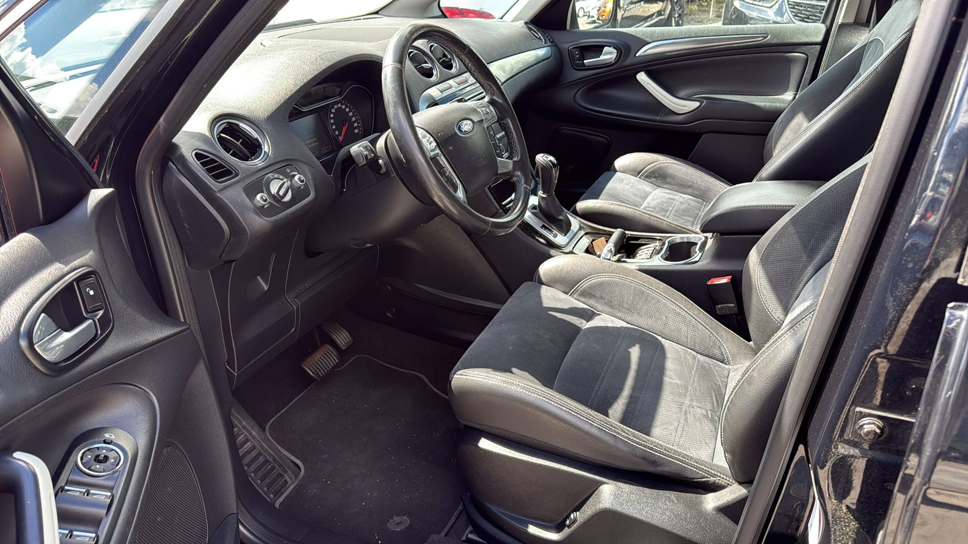 FORD S-Max 2.0 SCTi TitaniumS PowerShift-image-16