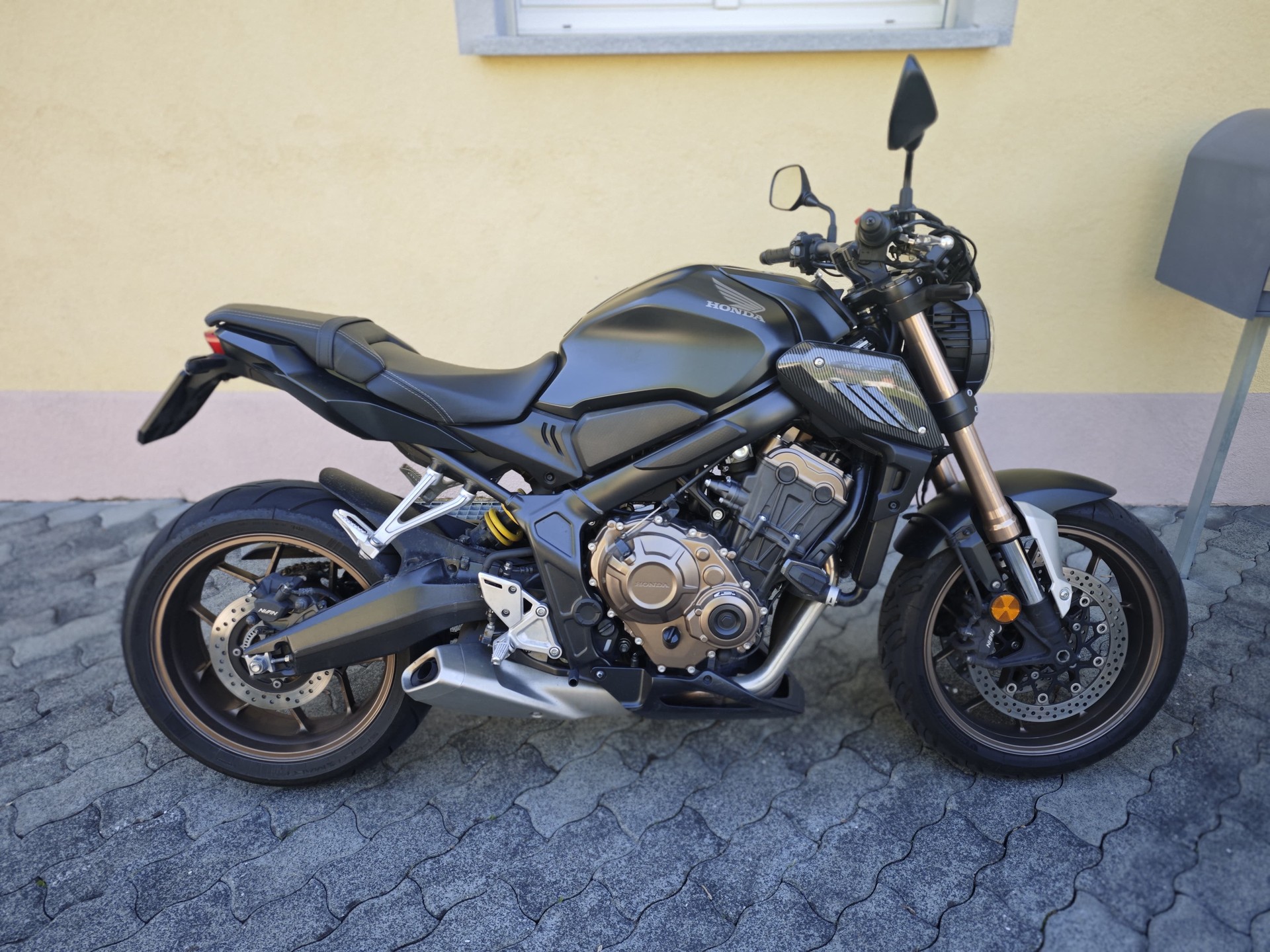 HONDA CB 650 R (35kW)-image-4