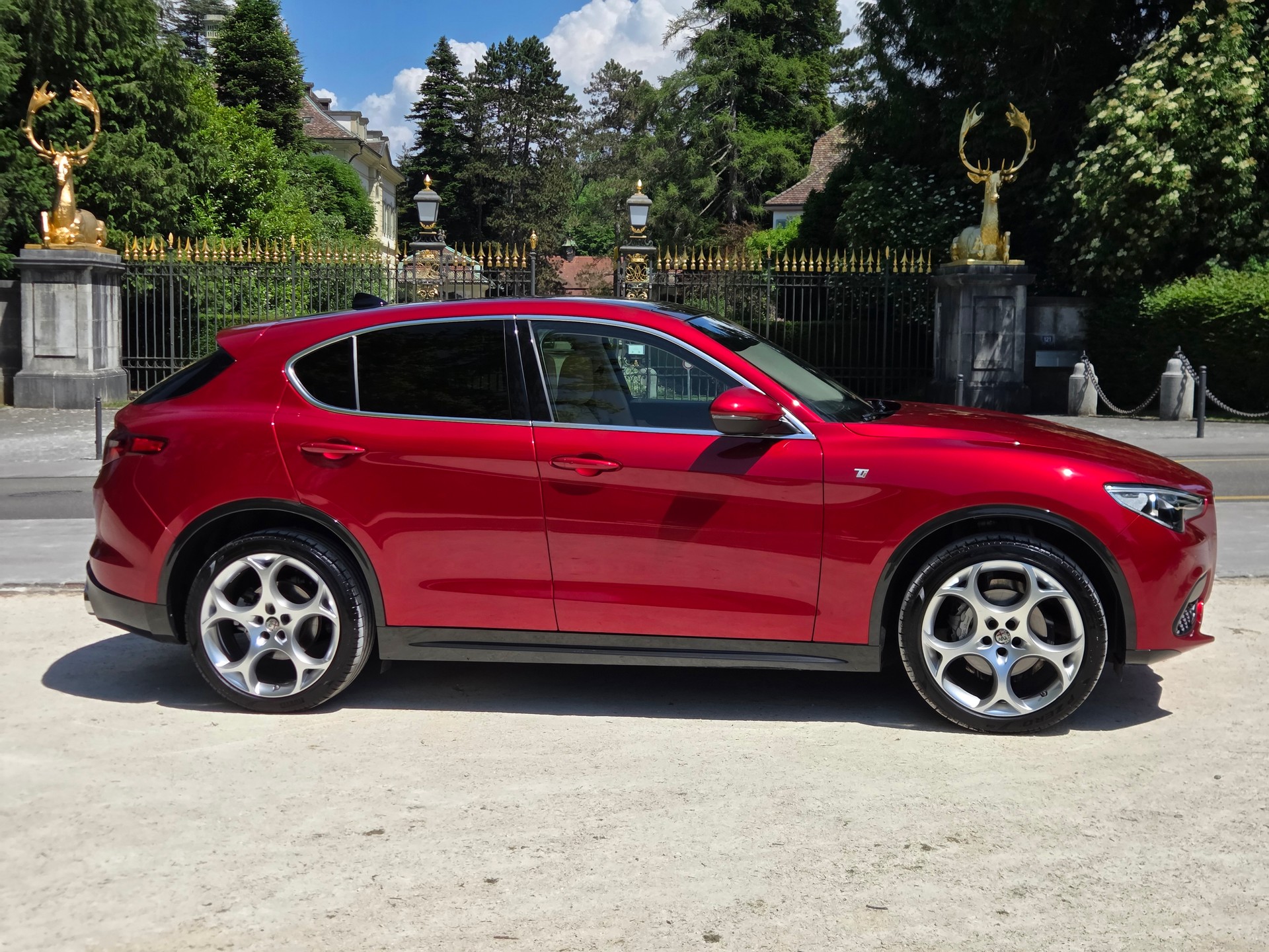 ALFA ROMEO STELVIO 2.0 Q4 VILLA D'ESTE LIMITIERTE SONDERSERIE IN ROSSO ETNA-image-2