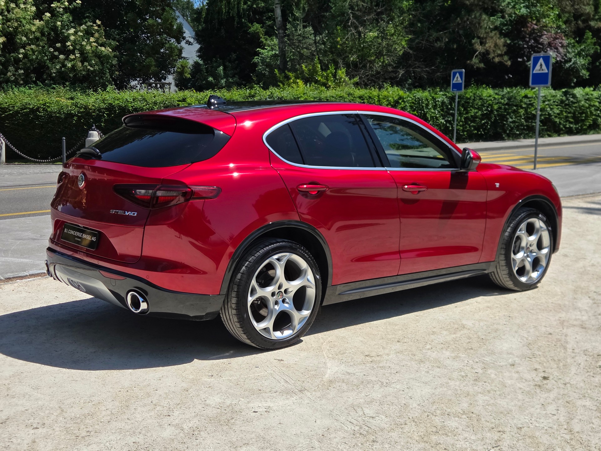 ALFA ROMEO STELVIO 2.0 Q4 VILLA D'ESTE LIMITIERTE SONDERSERIE IN ROSSO ETNA-image-3