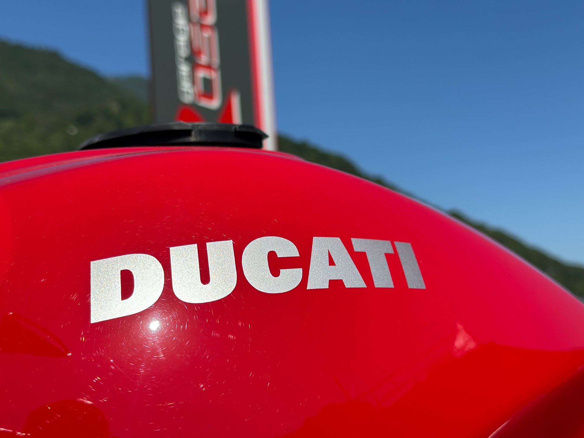 DUCATI M1000 IE-image-7