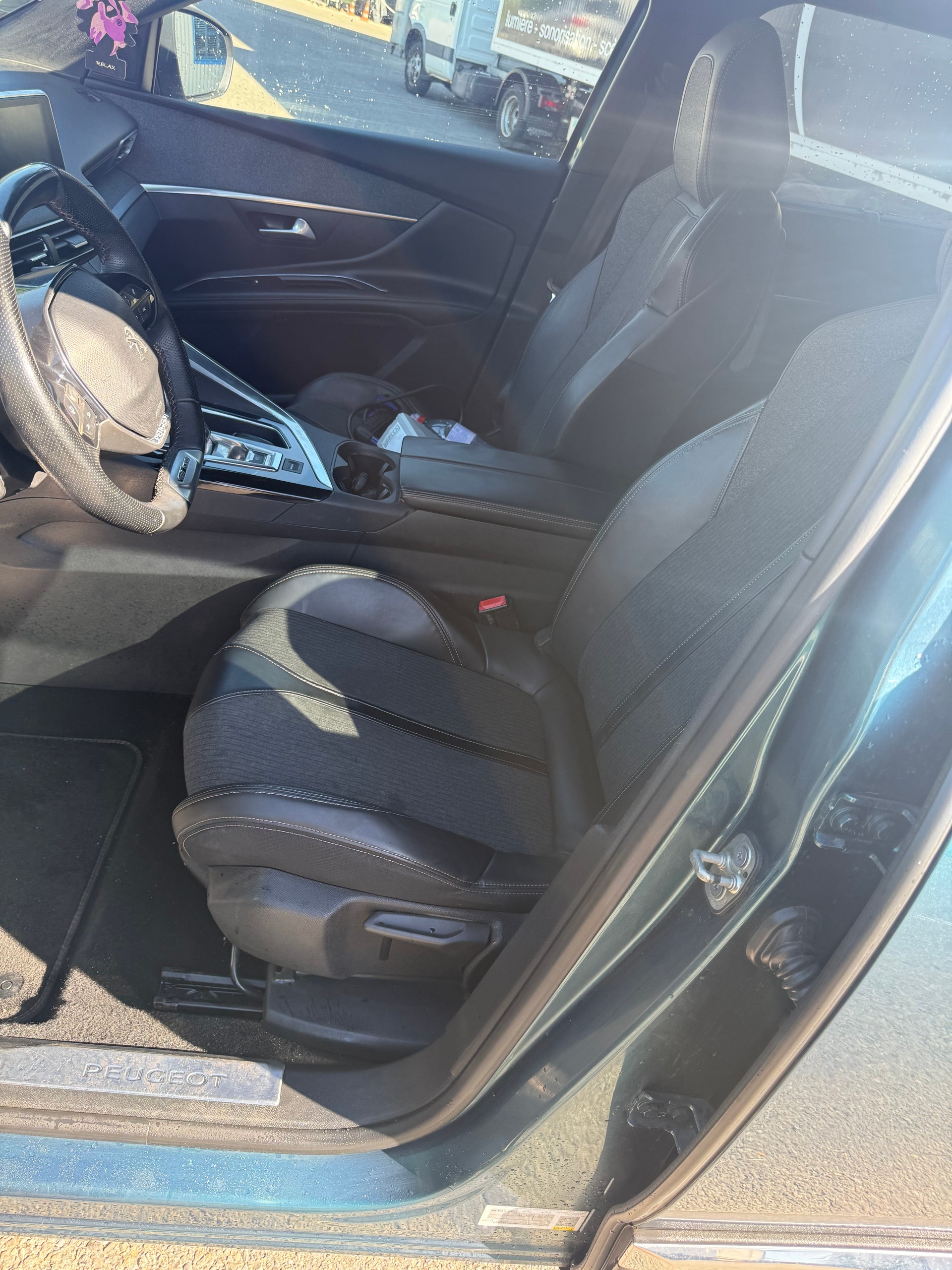 PEUGEOT 5008 1.6 BlueHDi Active ETA-image-7