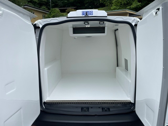 VW Caddy Cargo 2.0TDI 4Motion-image-9