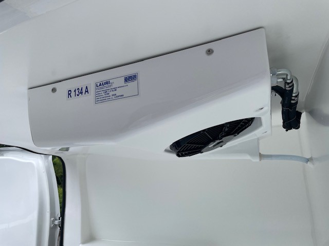 VW Caddy Cargo 2.0TDI 4Motion-image-11