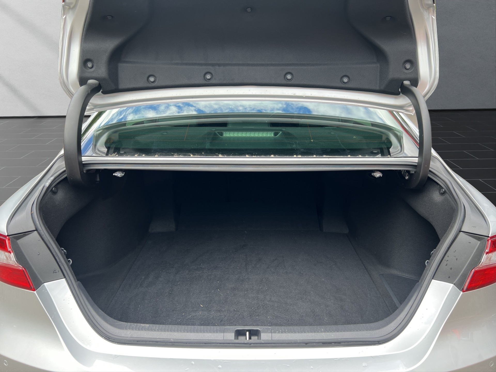 TOYOTA Camry 2.5 HSD Business-image-10
