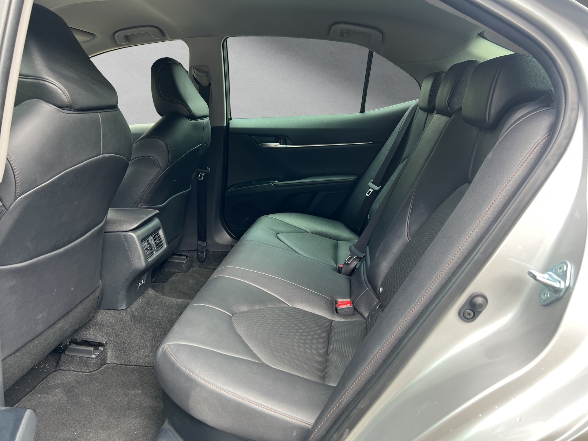 TOYOTA Camry 2.5 HSD Business-image-9