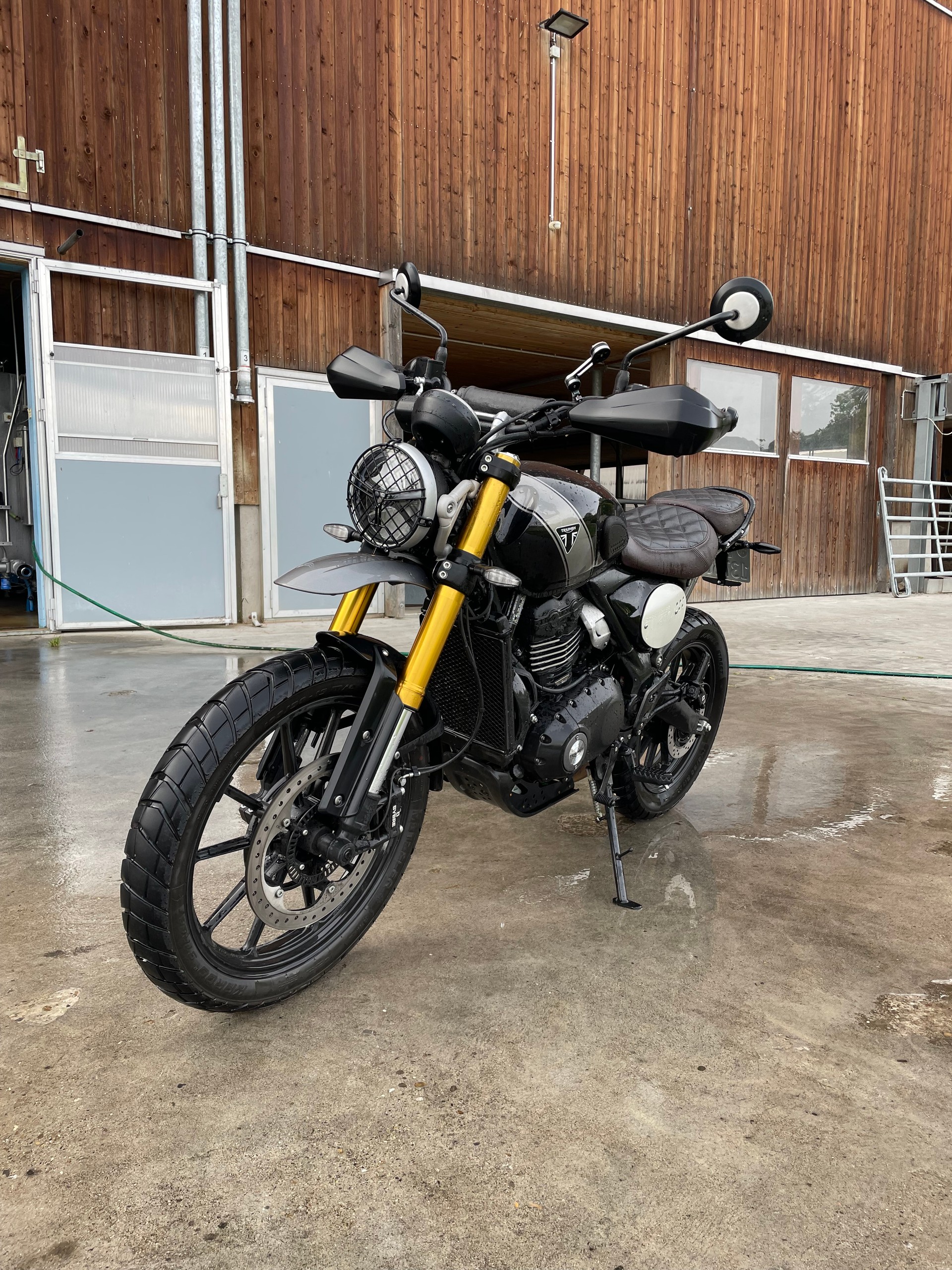 TRIUMPH Scrambler 400 X-image-1