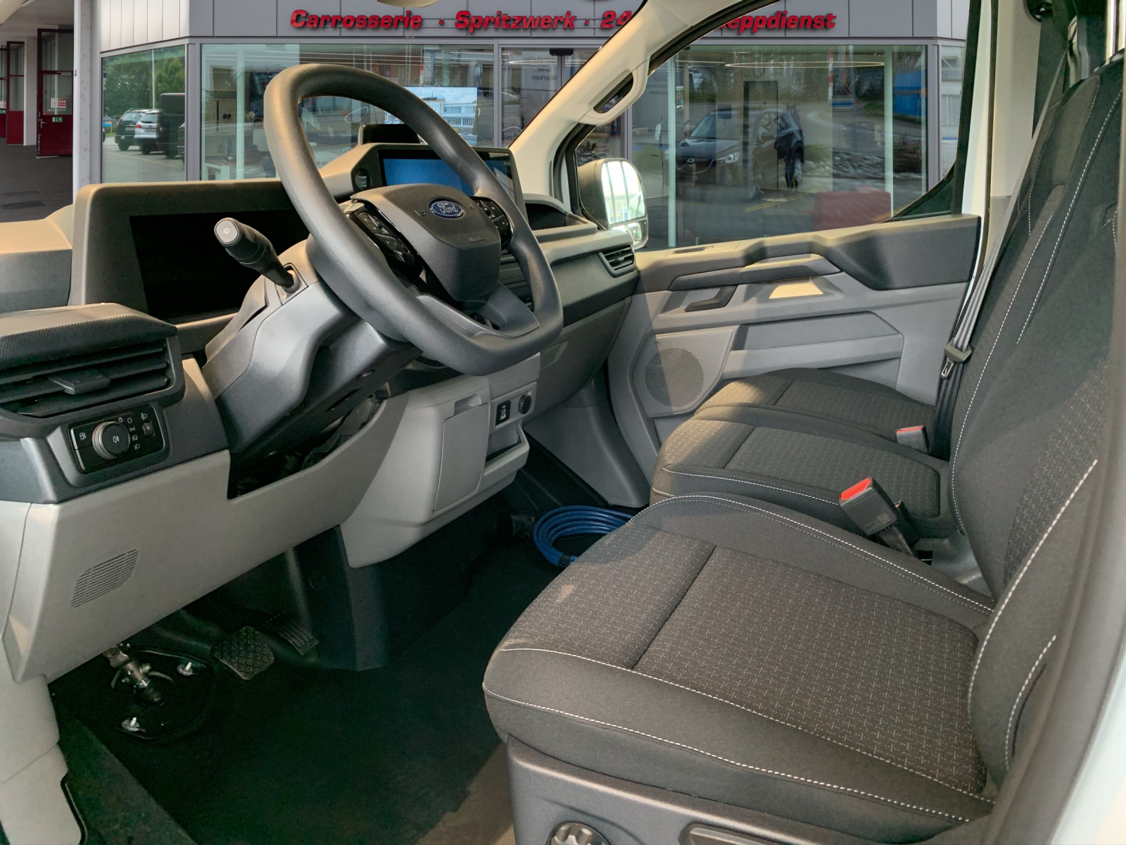 FORD Transit C Van 320 L1 2.5 Duratec 233 Trend PHEV-image-6