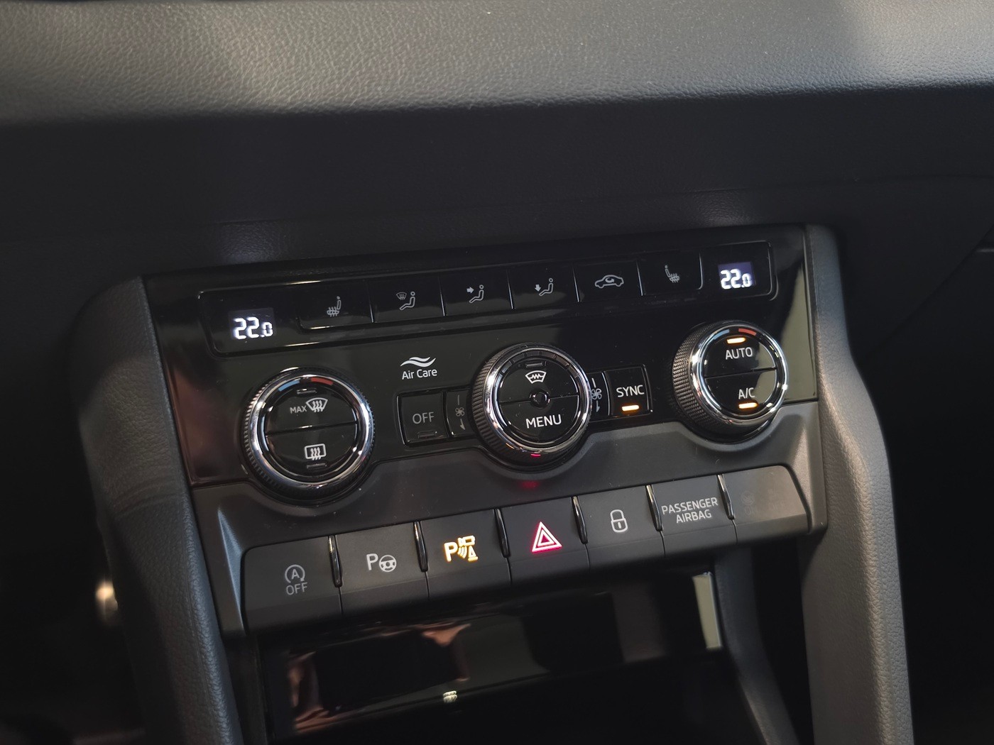 SKODA Karoq 2.0 TSI SportLine 4x4 DSG-image-13