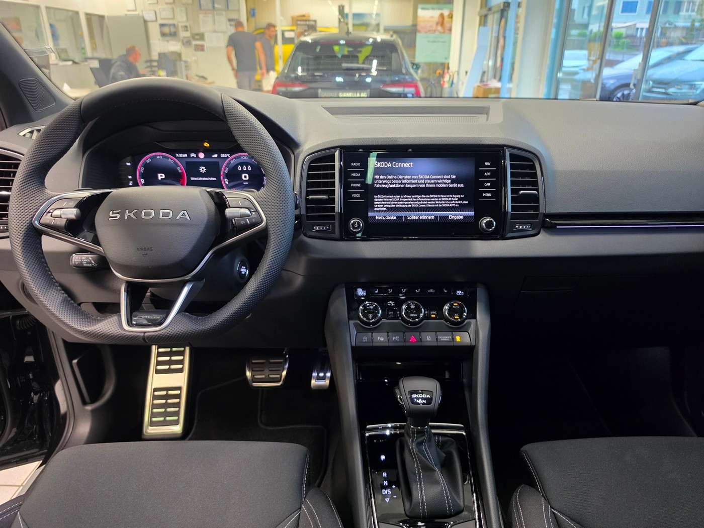 SKODA Karoq 2.0 TSI SportLine 4x4 DSG-image-9