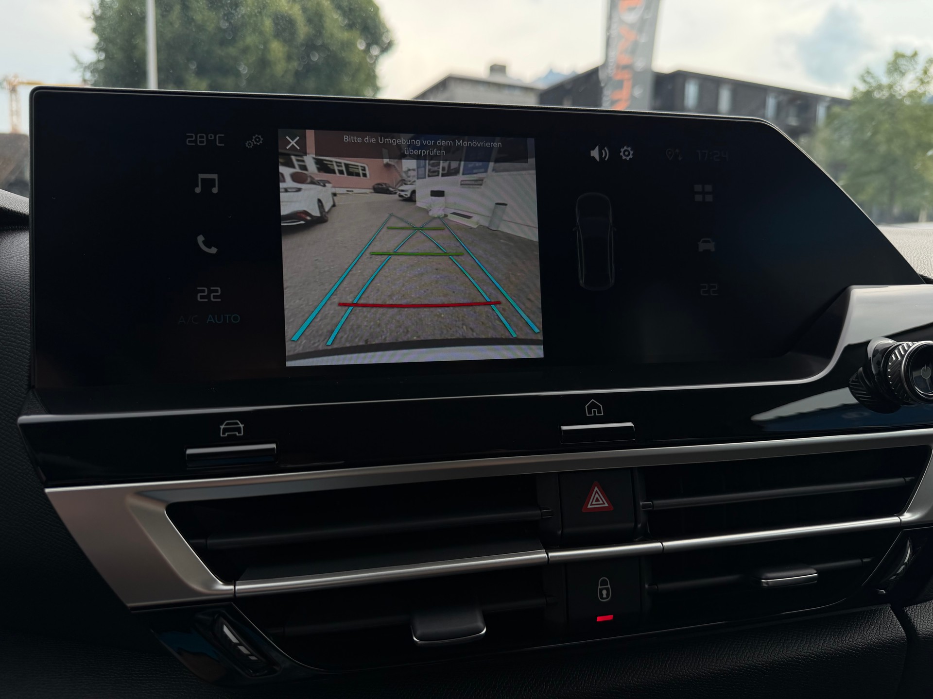 CITROEN C4 1.2 130 Plus EAT8-image-16