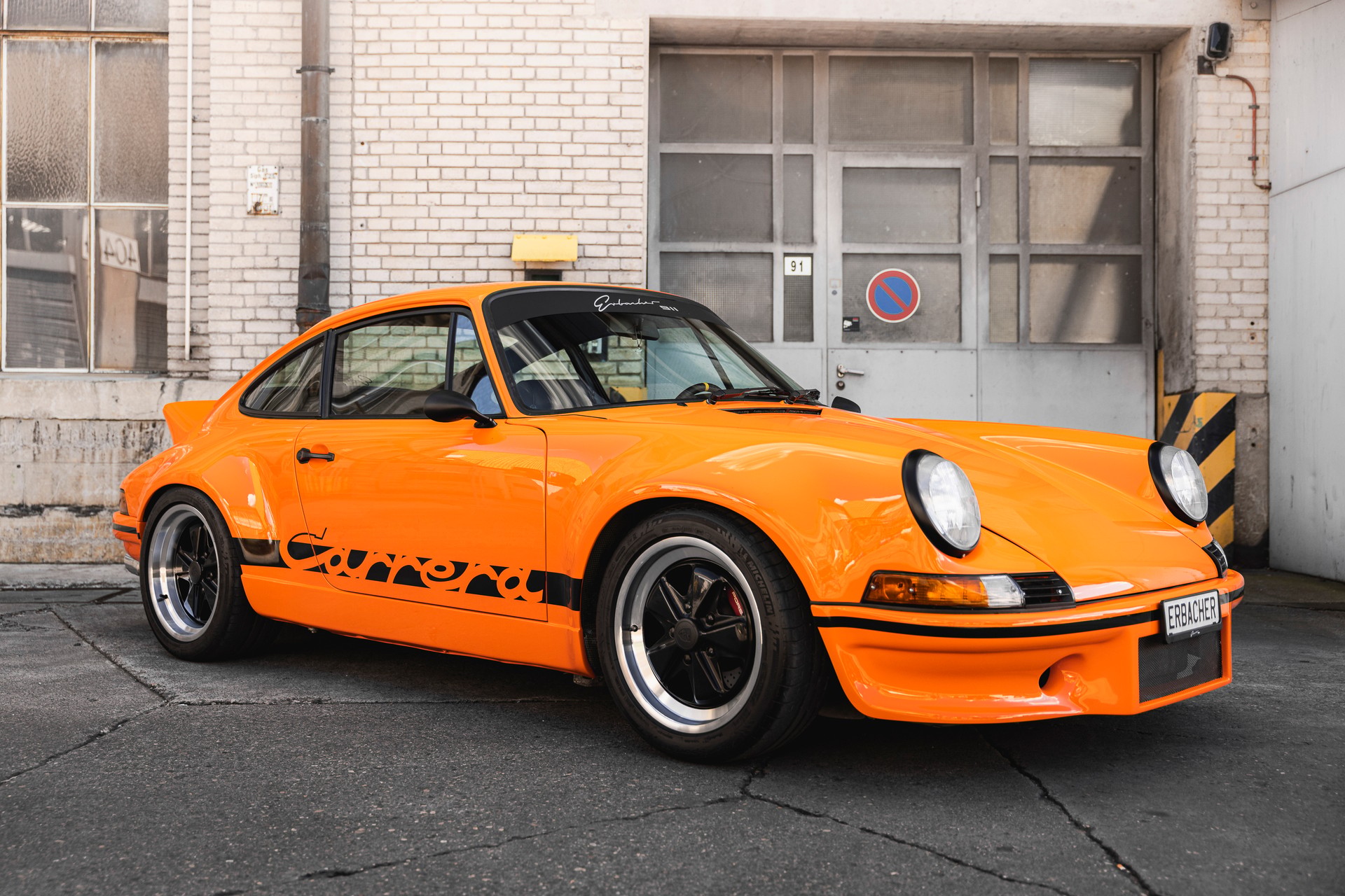 PORSCHE 911 Carrera 2-image-1