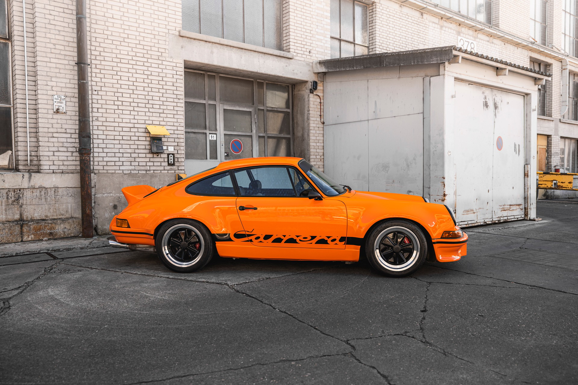PORSCHE 911 Carrera 2