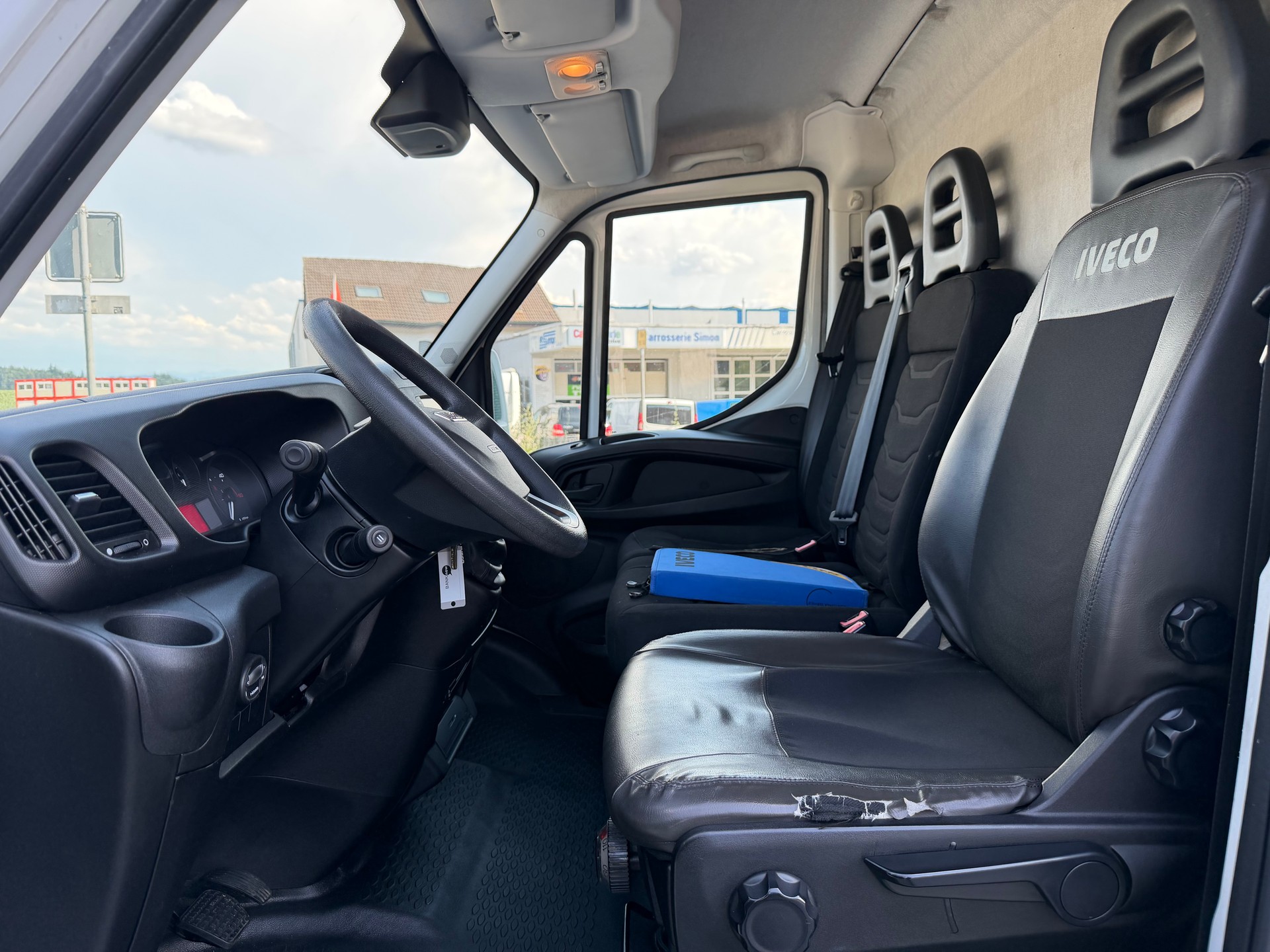 IVECO 35 S 13 13V Kaw.3000 Automat mit Standheizung-image-9