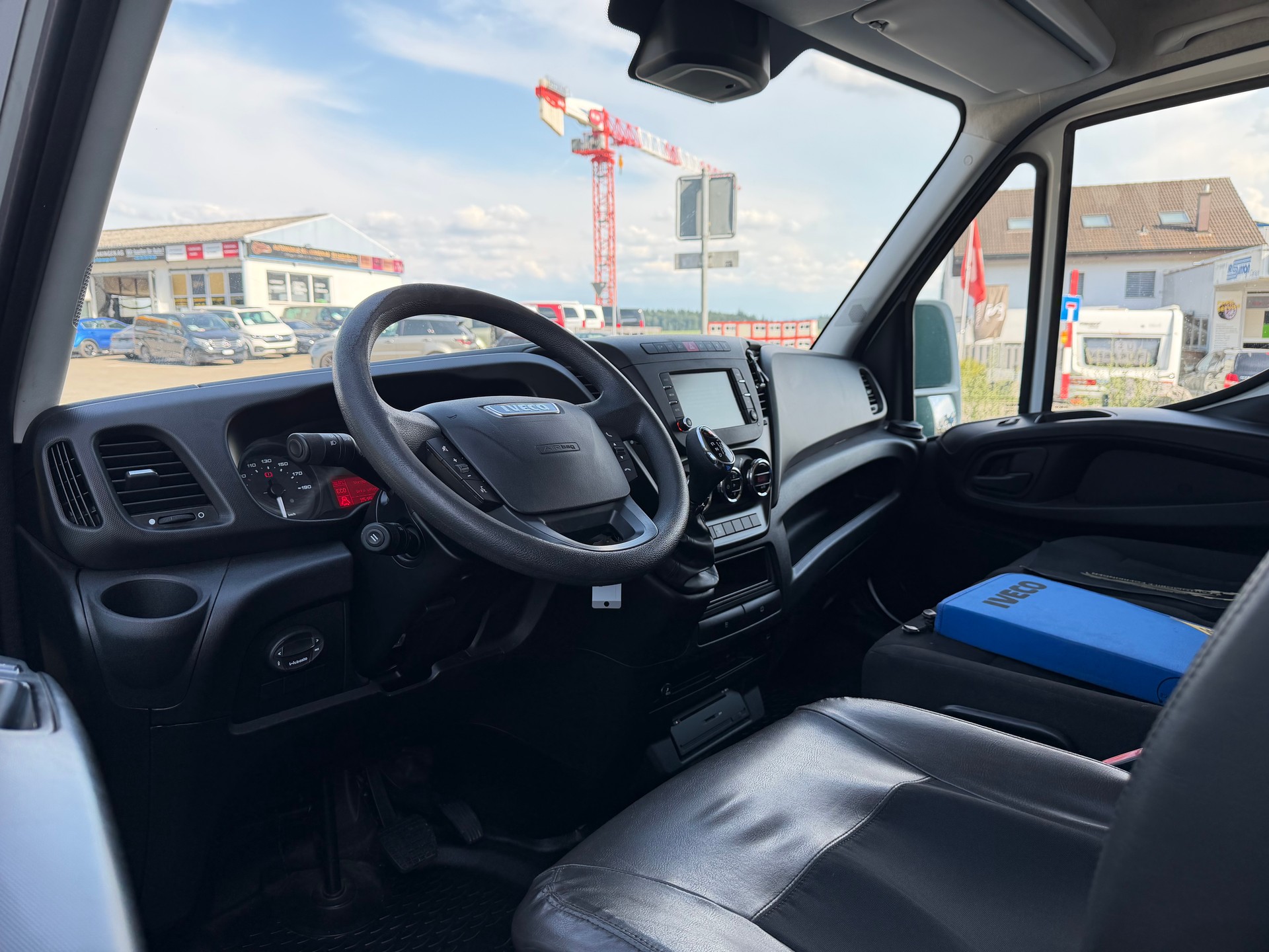 IVECO 35 S 13 13V Kaw.3000 Automat mit Standheizung-image-8