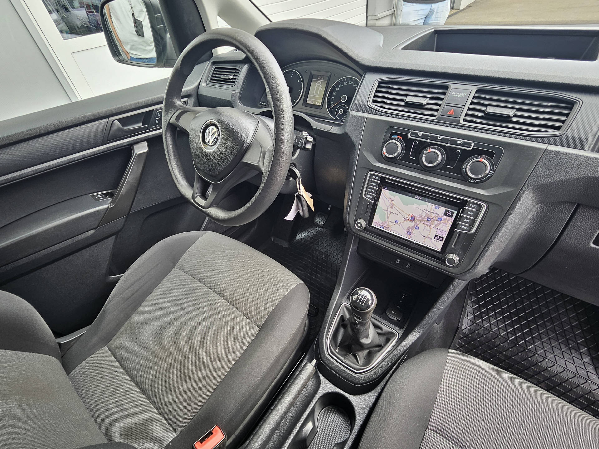 VW Caddy Maxi Kaw. 2.0 TDI 122 BMT 4motion * Frisch ab Service * Frisch ab MFK *-image-19
