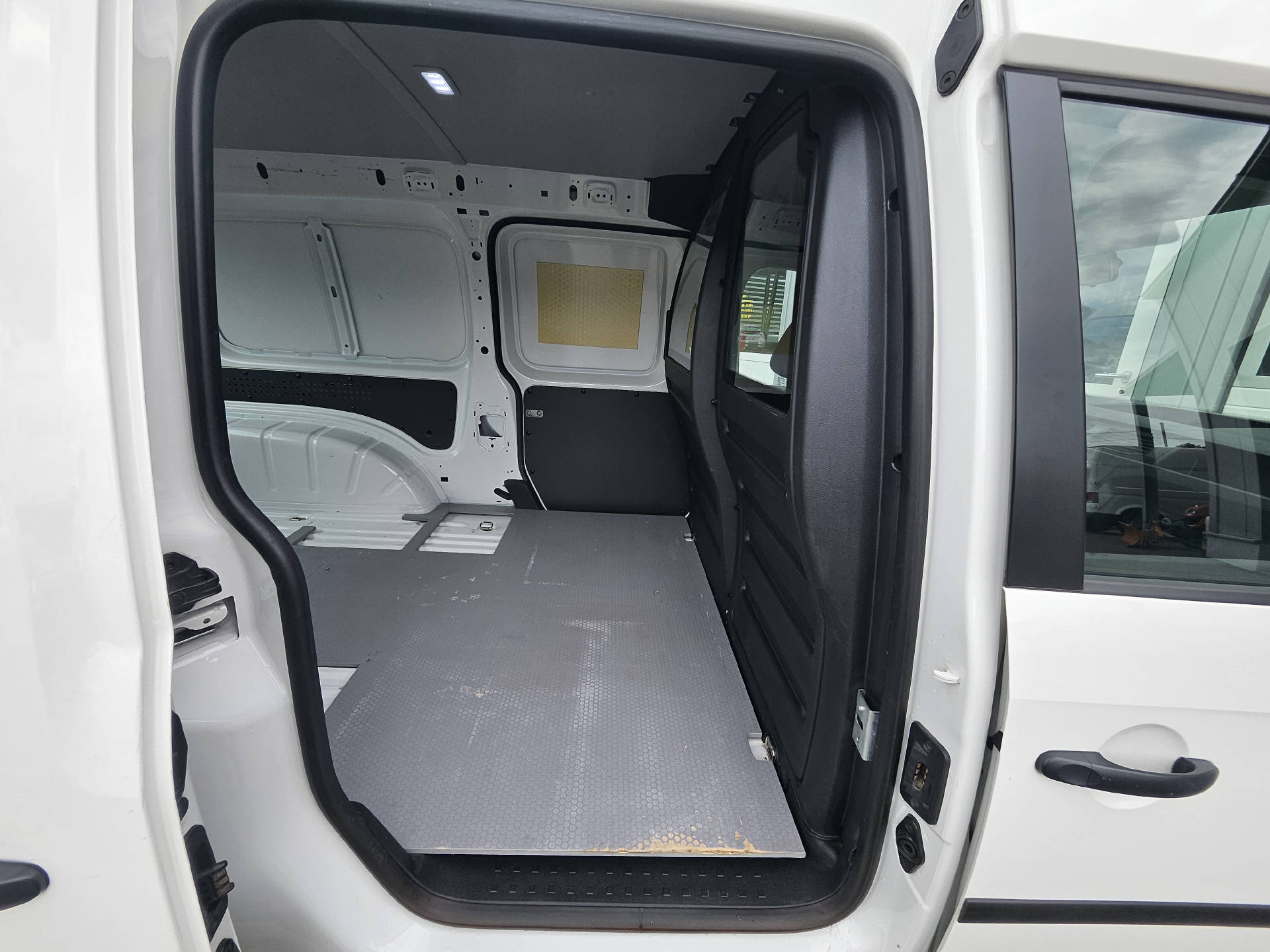 VW Caddy Maxi Kaw. 2.0 TDI 122 BMT 4motion * Frisch ab Service * Frisch ab MFK *-image-10