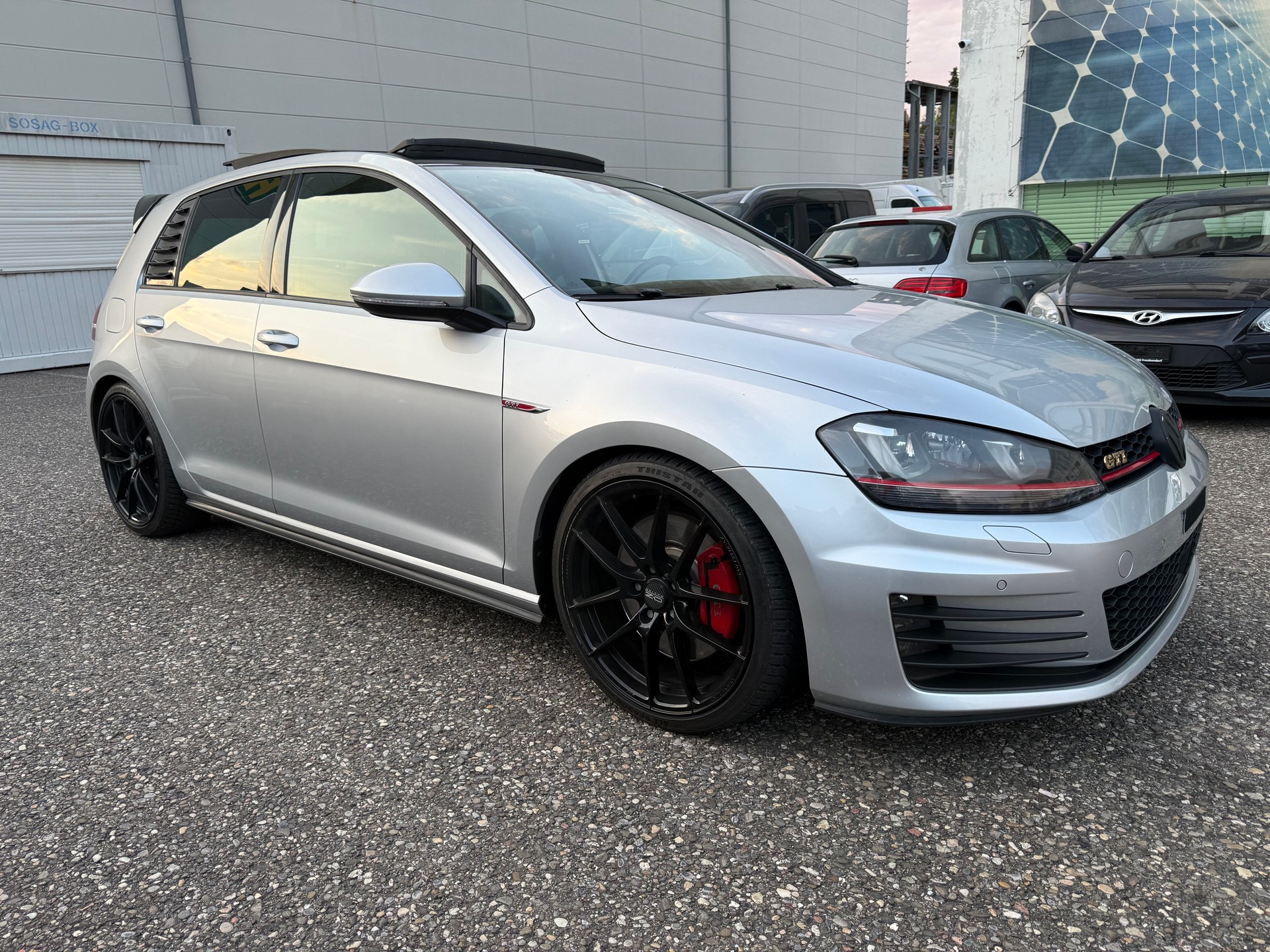VW Golf 2.0 TSI GTI Performance-image-1