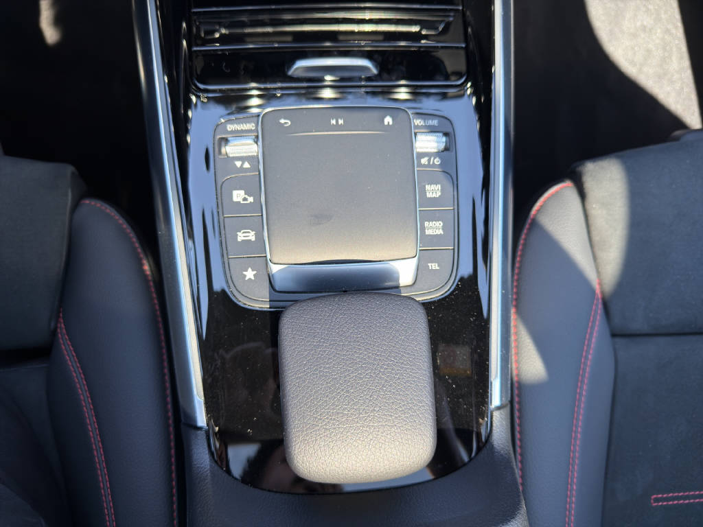 MERCEDES-BENZ B 250 AMG Line 4matic-image-11