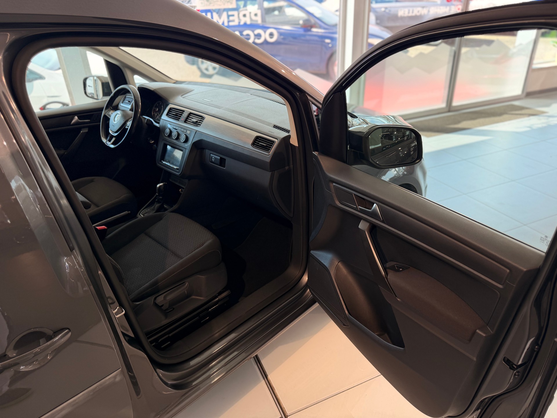 VW Caddy Maxi 2.0 TDI Trendline DSG-image-21