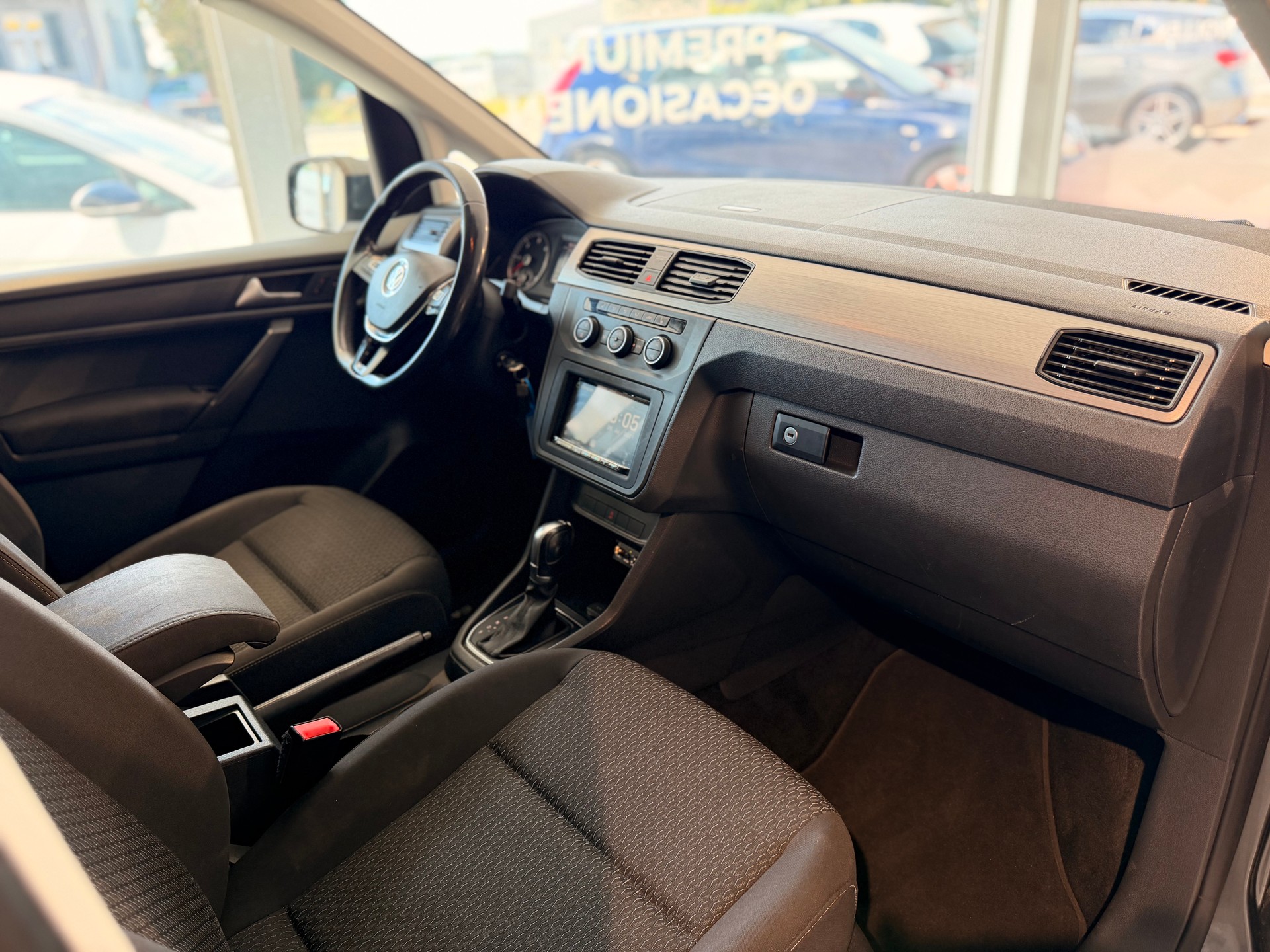 VW Caddy Maxi 2.0 TDI Trendline DSG-image-23